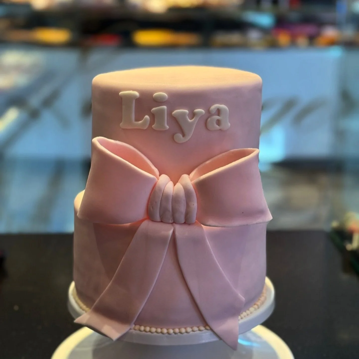 Ob Geburtstag, Hochzeit oder einfach so &ndash; wir zaubern personalisierte Motivtorten f&uuml;r jeden Anlass! 🎂✨ #Caf&eacute;Sprenger #Motivtorte #Tortengl&uuml;ck