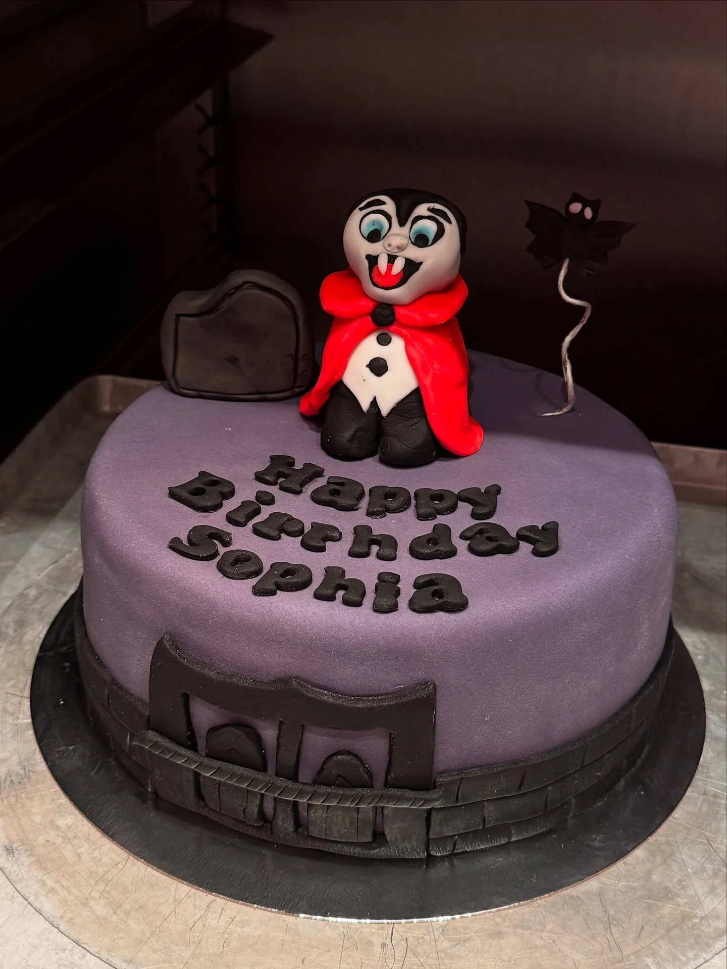 &bdquo;Von Dracula bis Disney &ndash; wir zaubern deine ganz pers&ouml;nliche Traumtorte!&ldquo; 🎂✨
#CakeGoals #TorteNachWunsch #sprenger