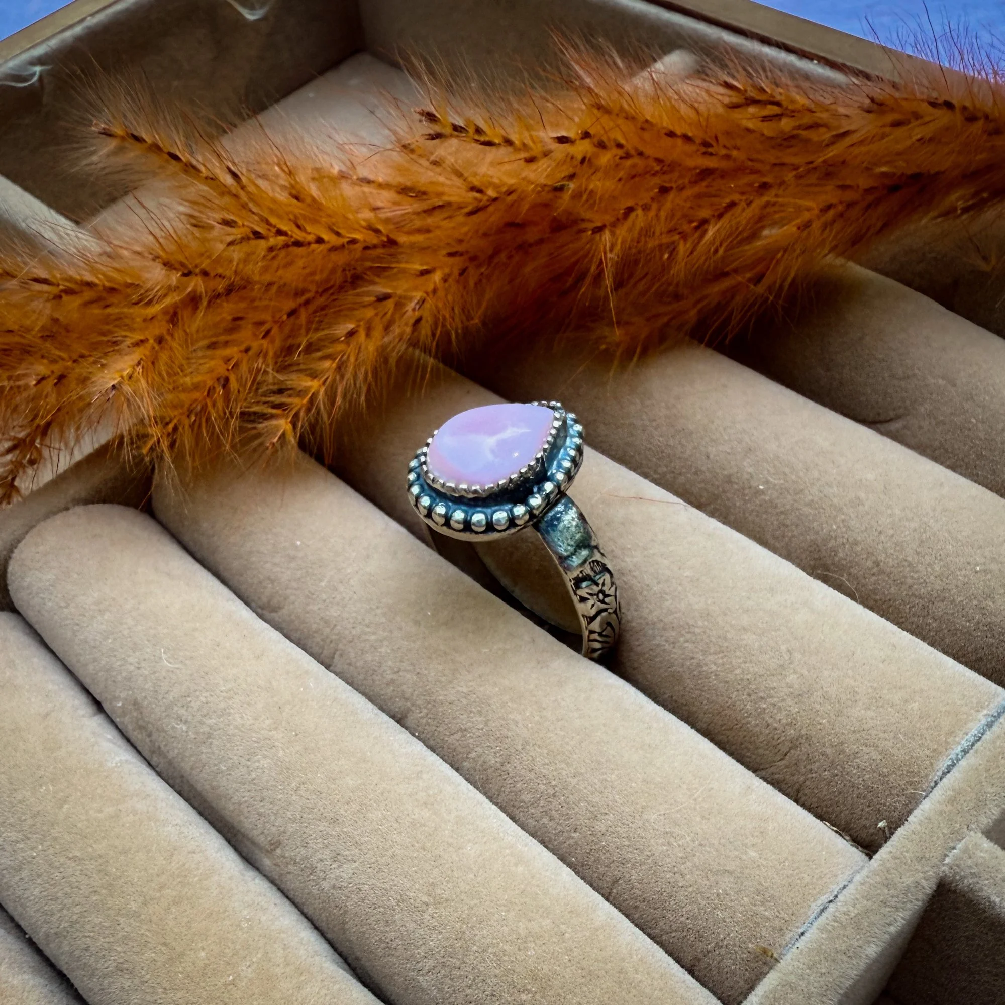 Pink Conch Ring – Sterling Silver Pattern Band