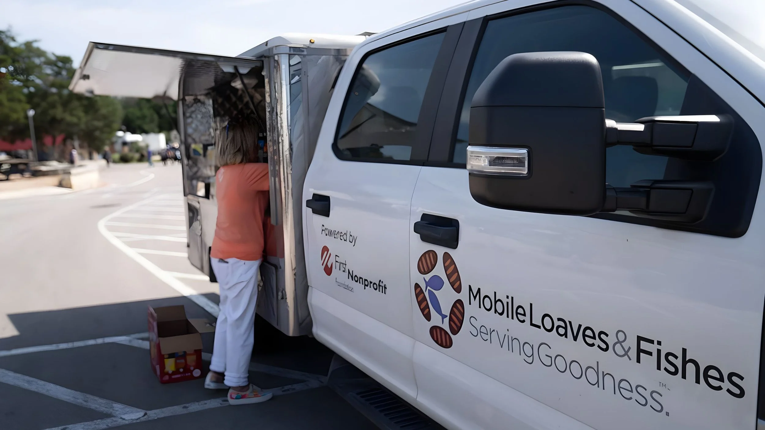 Pinnacle in the Community: Mobile Loaves &amp; Fishes