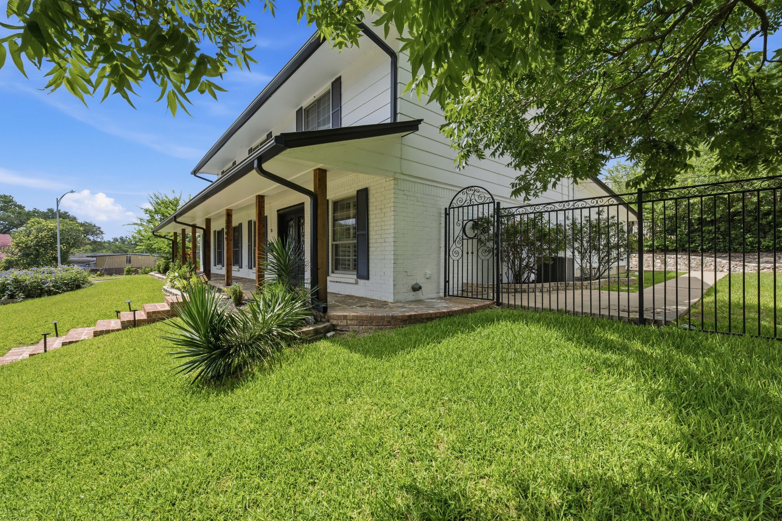 Home-500599.jpg