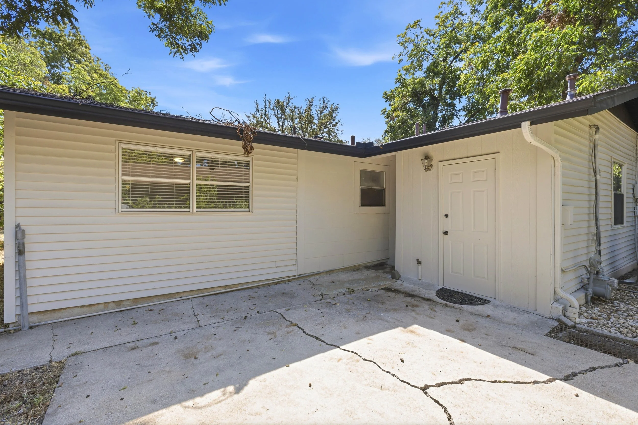 Home-0104.jpg