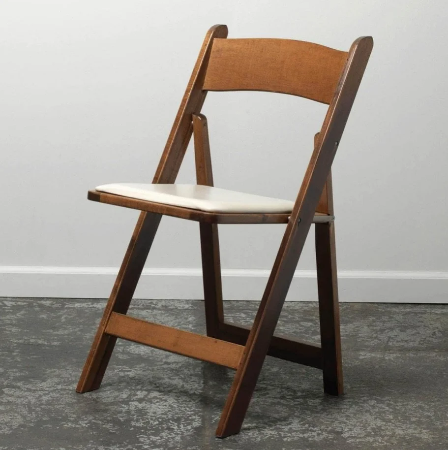 Fruitwood folding chairs. Our most popular chair and every event staple. 💡

Interested to know though, how many of you would prefer a white chair? Or maybe a metal one? 

#tennesseeevents #knoxvilleevents #chattanoogaphotographer #eventrentals #chai