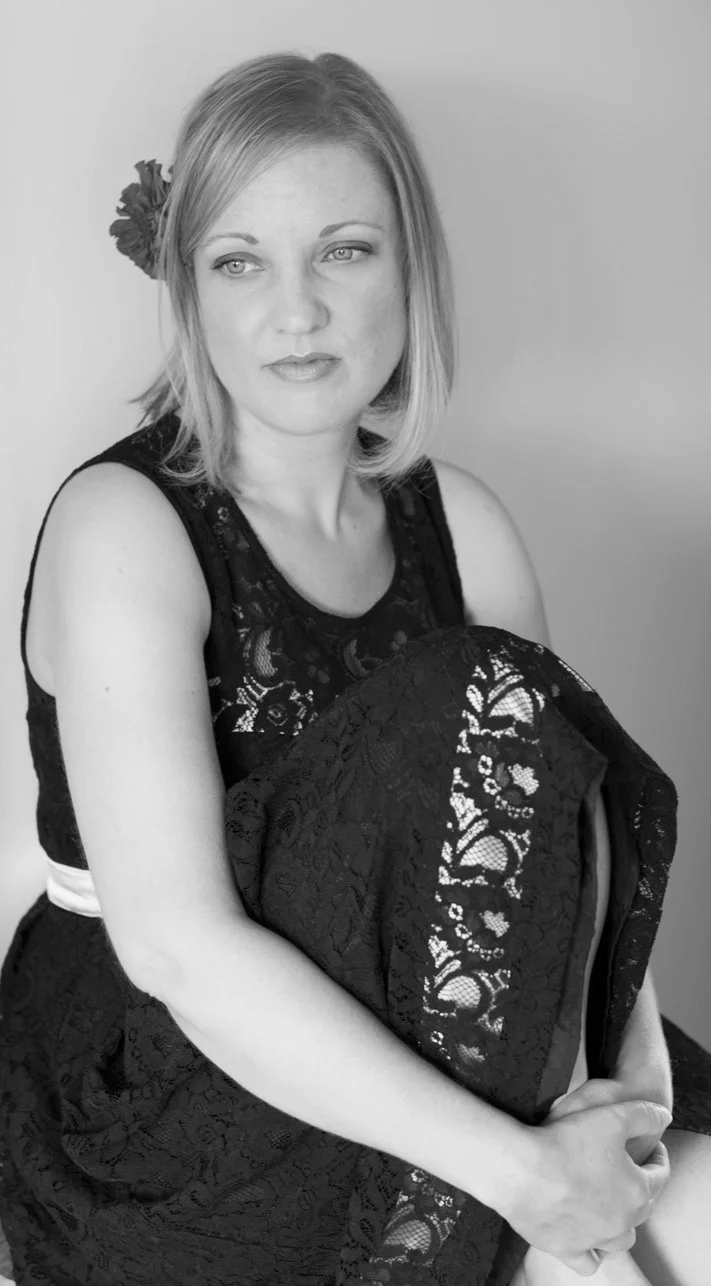 0003_row side glance_b w_72.jpg