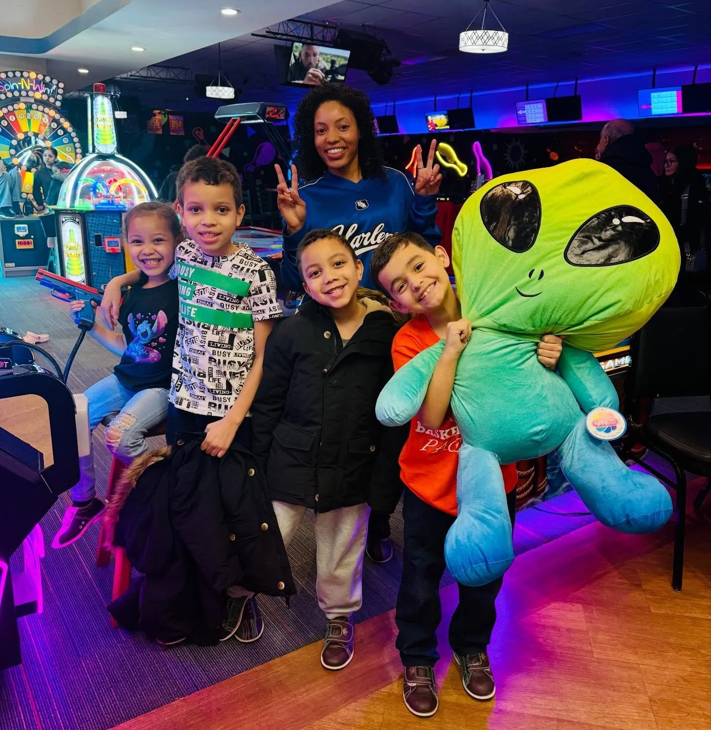 🚨BIG🚨WINNER🚨ALERT🚨 CONGRATULATIONS TO ARE NEW FRIENDS!!! Not only did they win on the deals, but BIG PRIZES TOO!!! Thank you for choosing Lakewood Lanes for your family outing!! Let the good times roll, and the memories smash the hearts!!! #openp