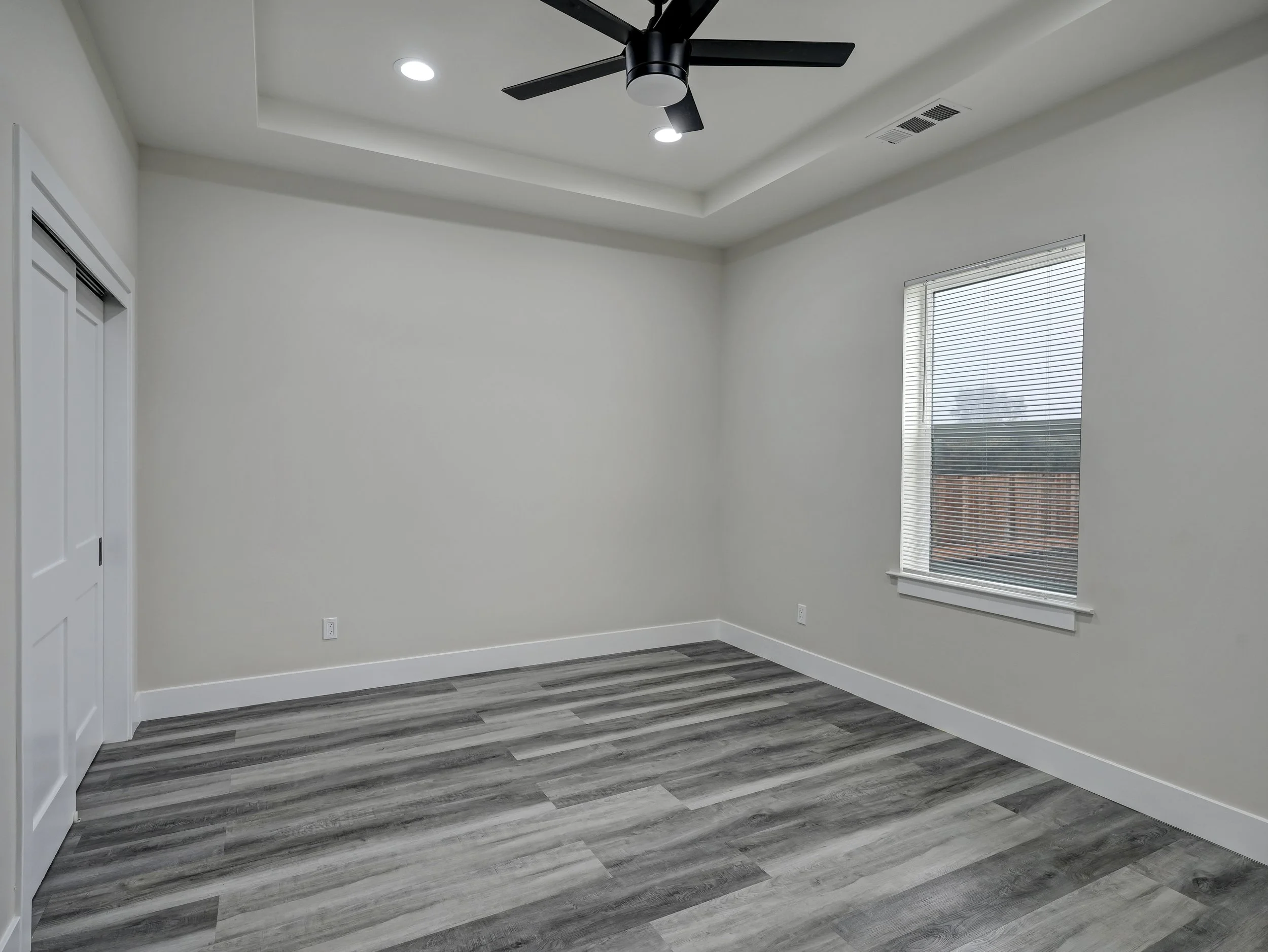 28-24037 Ingomar Grade-28.jpg