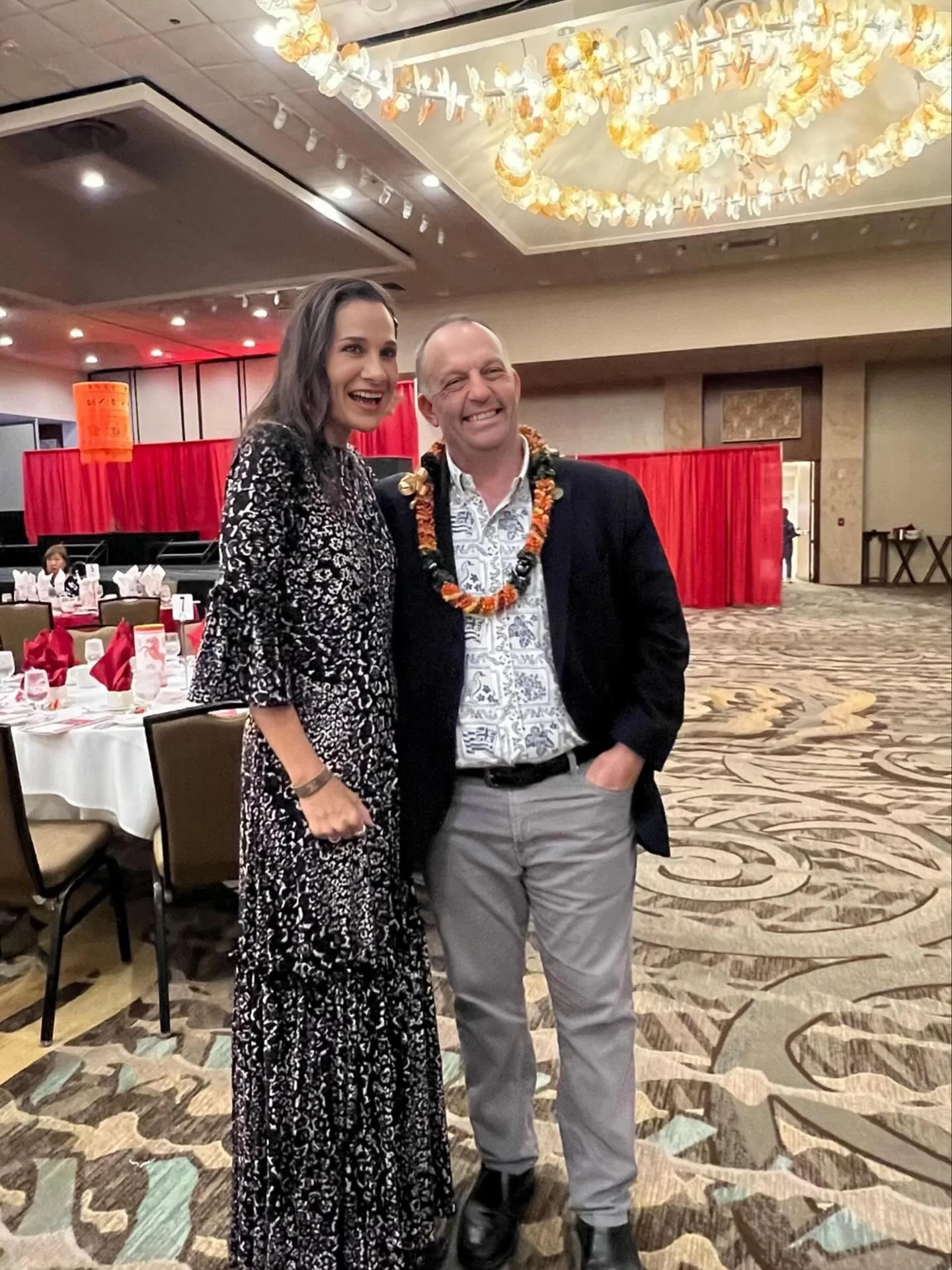Great catching up with Hawaii Governor Josh Green at  the 76th Narcissus Coronation Ball at the Hilton Hawaiian Village ✨ 

#joshgreen #lilliancumic #hiltonhawaiianvillage #chinesechamberofcommerce #chinesenewyear2026