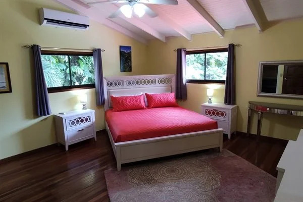 Sunflower Suite at Zenergy Casa and Cabinas