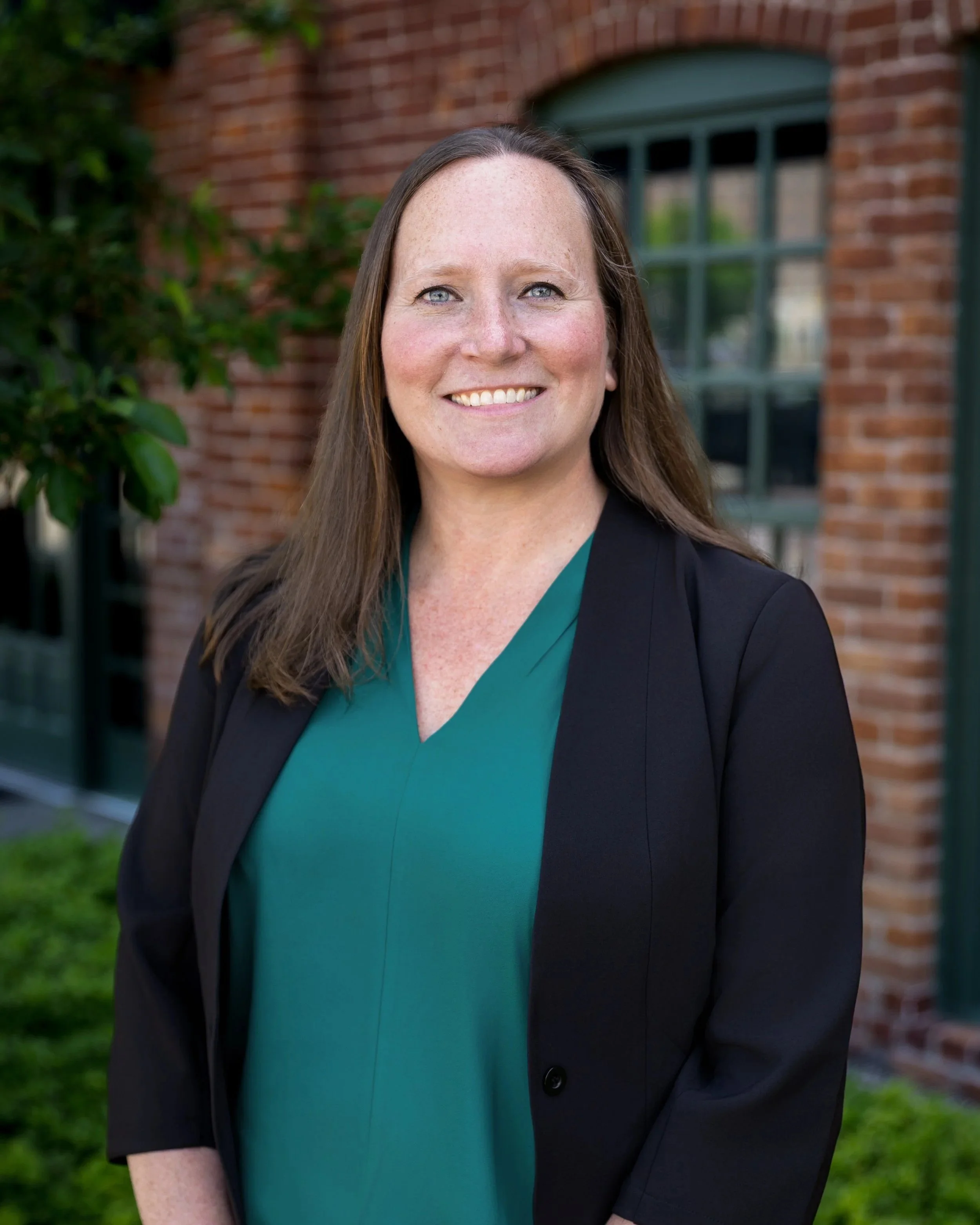 Kim Counelis, Sales Manager