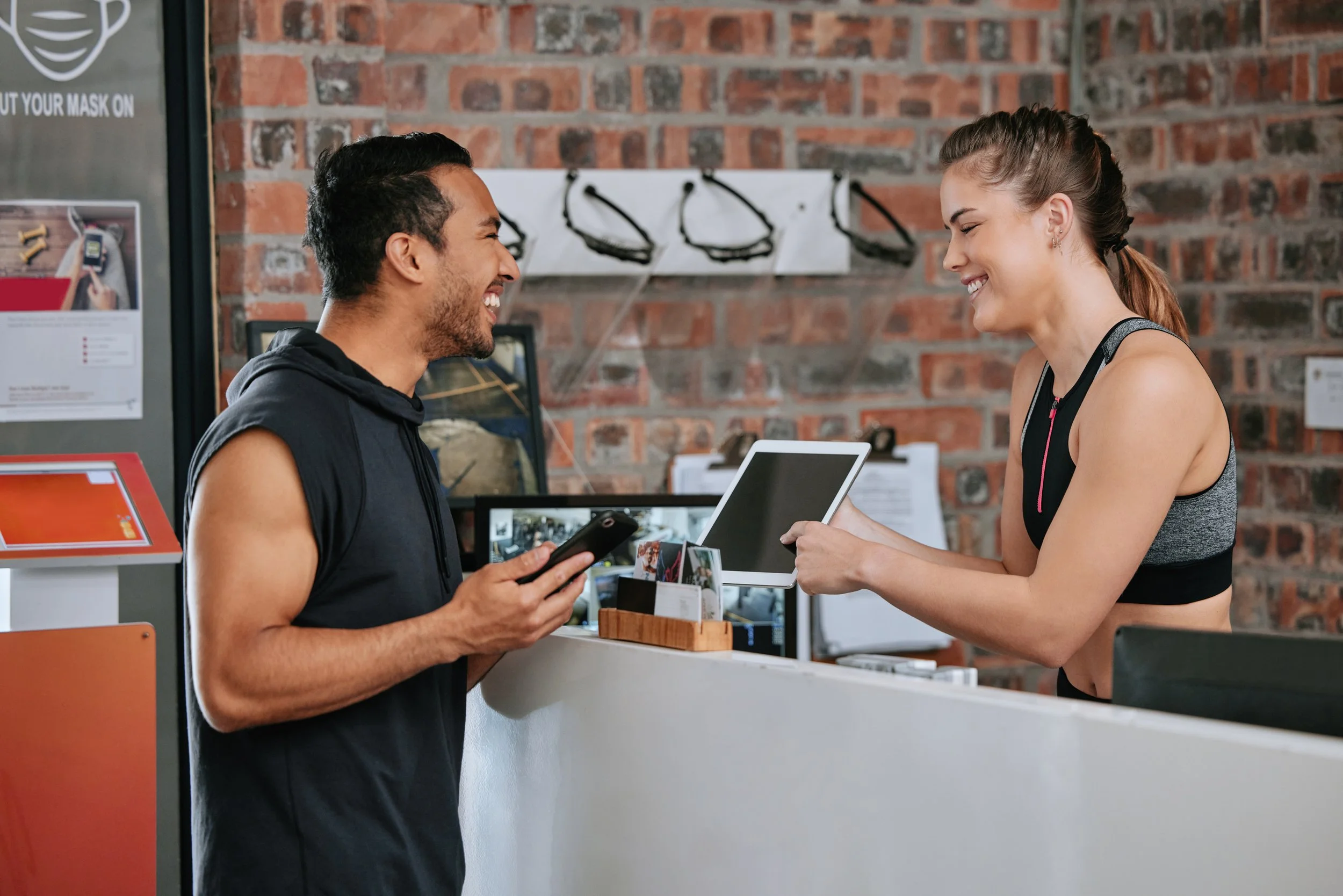 asian-man-joining-gym-on-digital-tablet-as-member-2025-04-06-07-42-38-utc.jpg