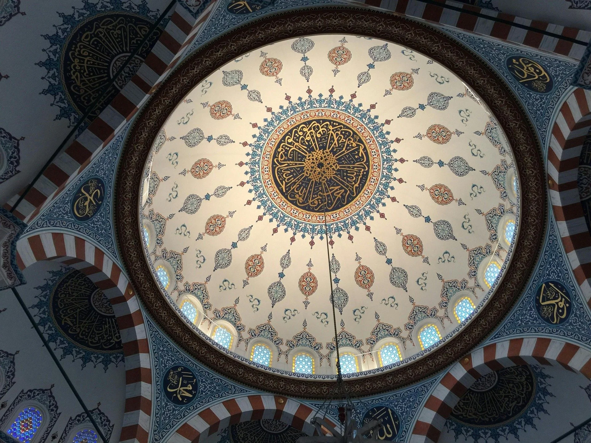The architect who designed Tokyo's largest mosque refused to use metric measurements.

Muharrem Hilmi Şenalp designed Tokyo Camii using the arşın, the traditional Ottoman unit of measurement, to preserve the proportional relationships that govern cla