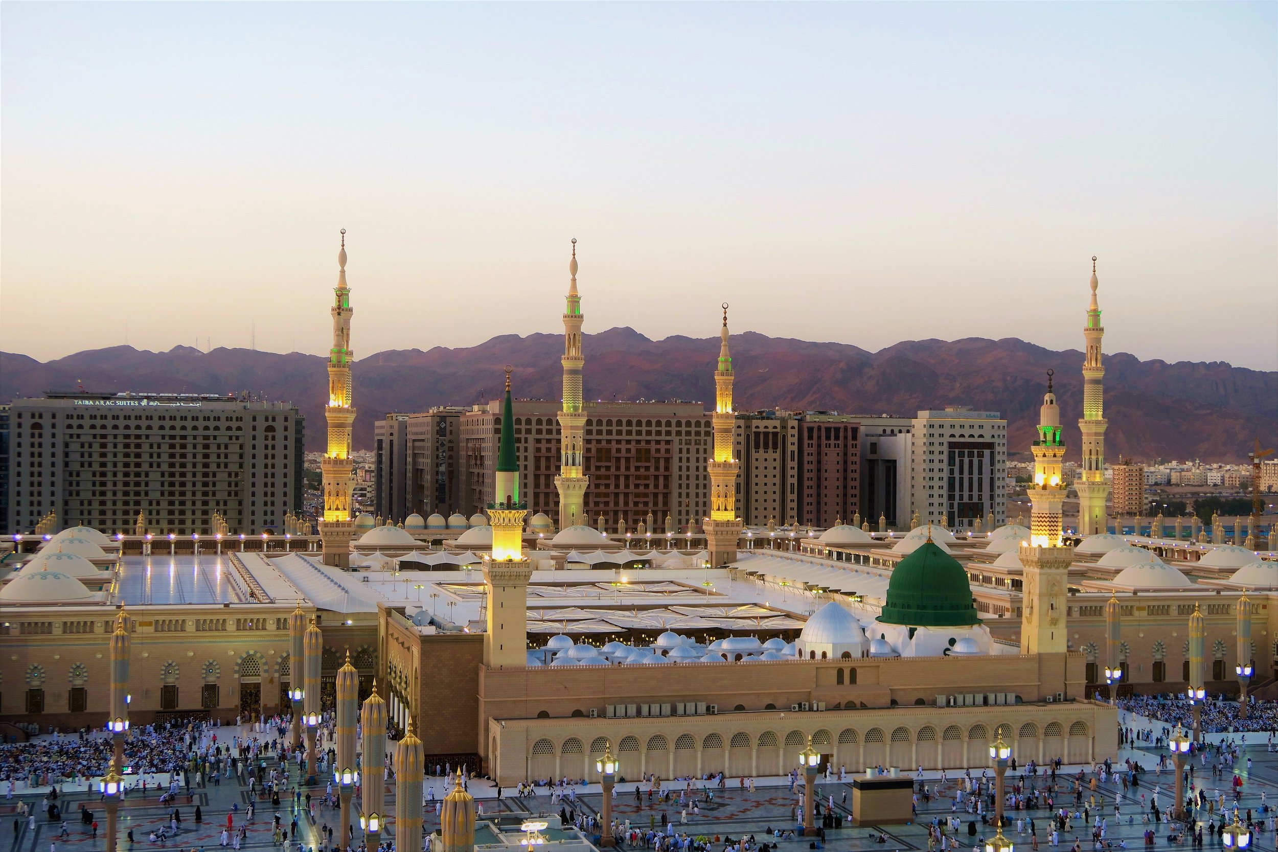 Right now, many Hajj pilgrims are in Madinah visiting the second holiest mosque in Islam. Prophet Muhammad (SAW) built Masjid al-Nabawi in 622 CE immediately after the Hijrah, and the original structure was startlingly modest: an open-air mud-brick e