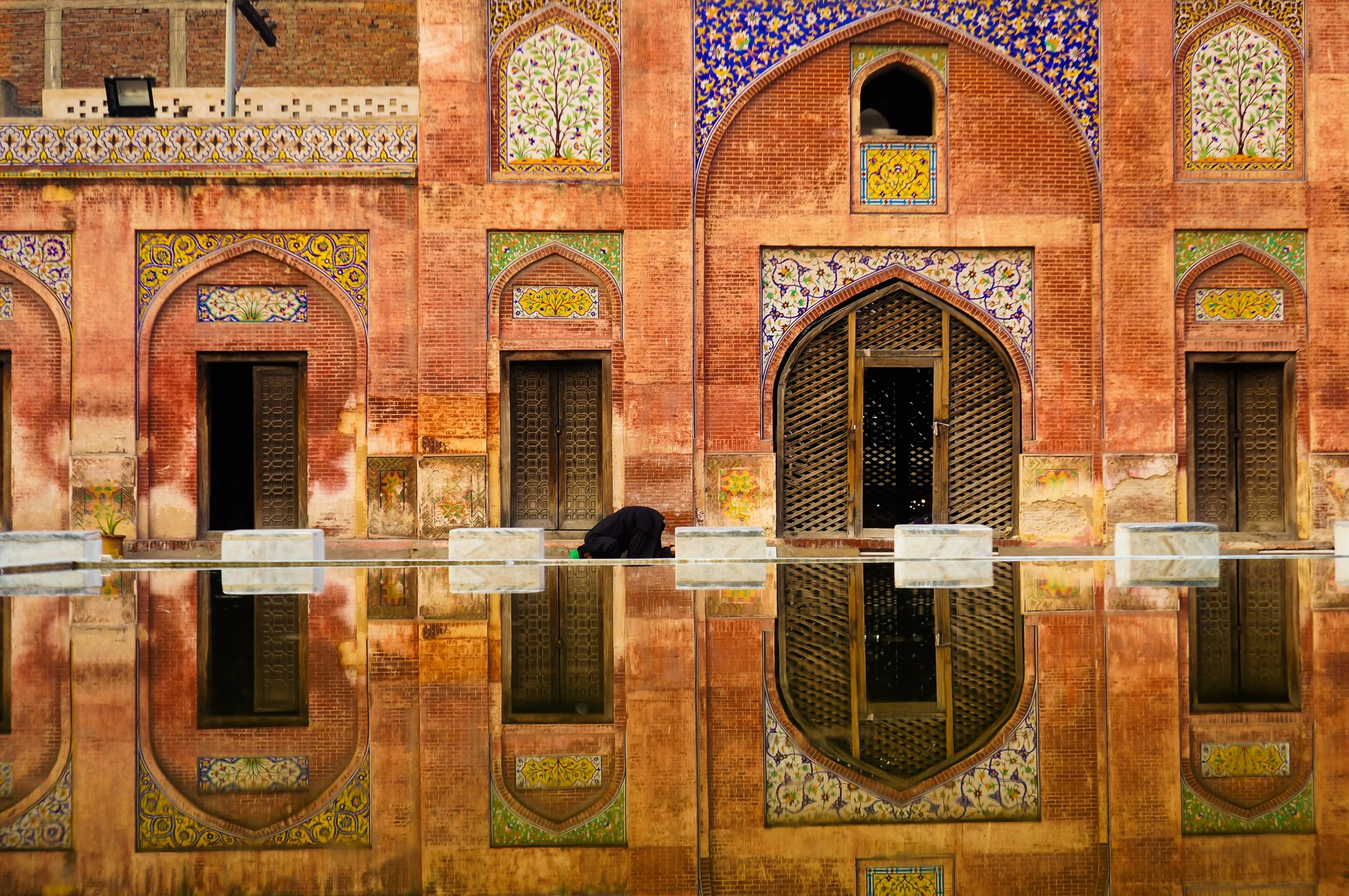  Photo by Asif Nawaz, used under CC BY-SA 3.0. 