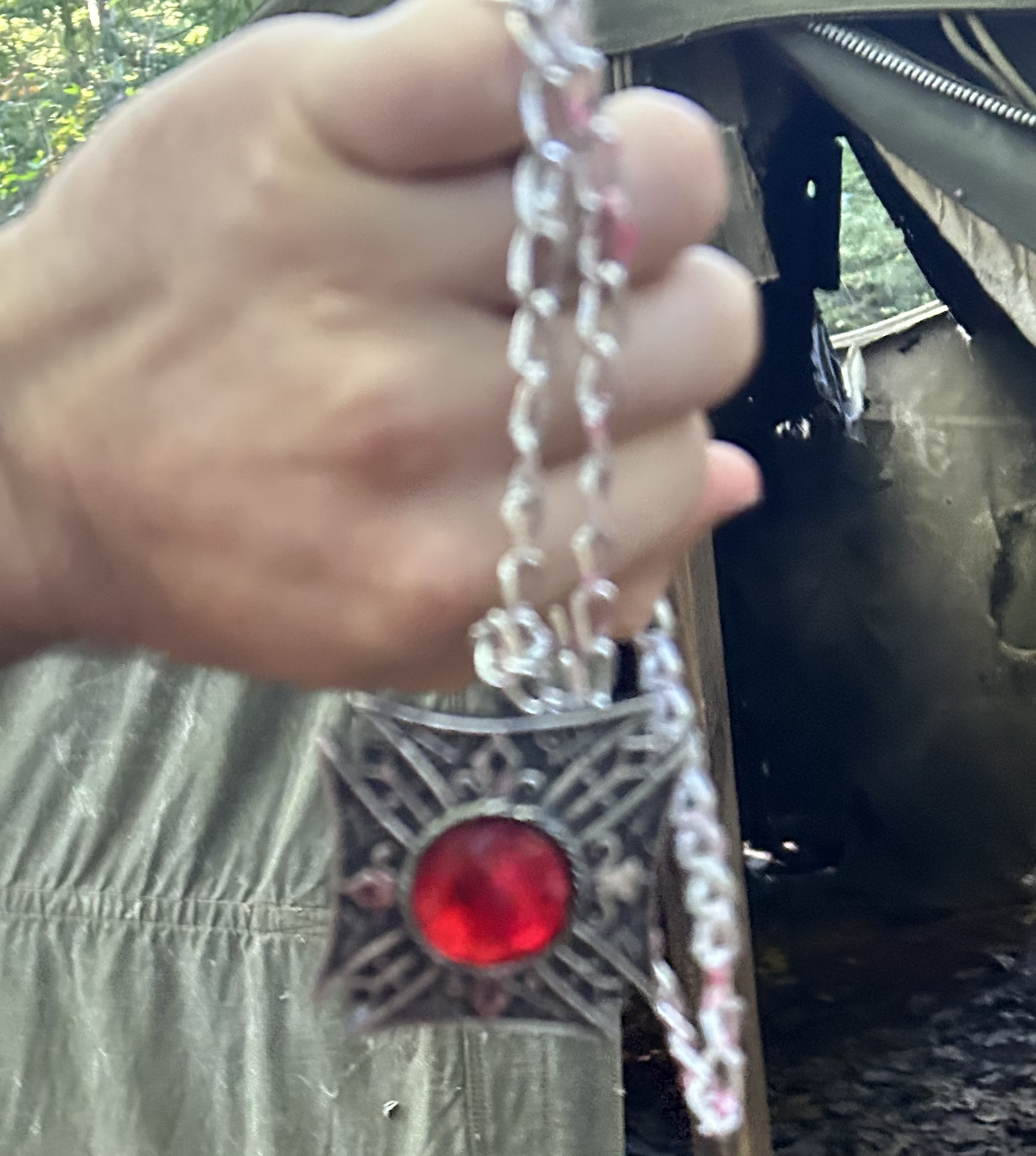 Necklace 2.png