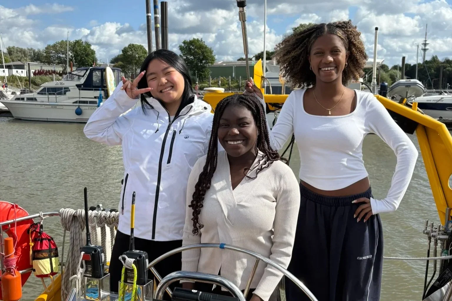 Research at Sea Competition 2025 – Team 3 investigates microplastics in the Elbe