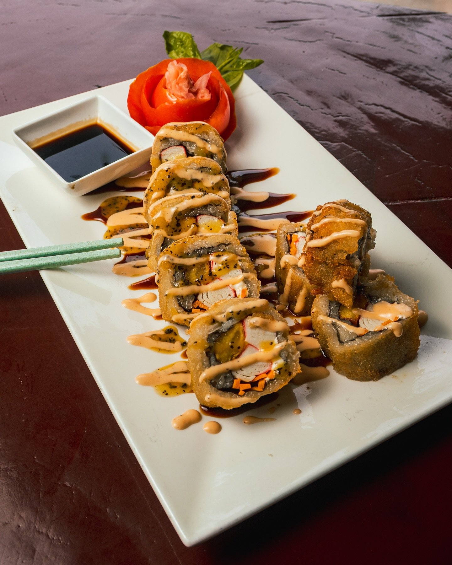 Una variedad de platillos exclusivamente preparados para ti puedes encontrar en nuestro restaurante Brisa&Sazón, así como estos deliciosos sushis.🍱 🤤 ¿Qué esperas a probarlos?👌 📍Estamos Guubicados encuta