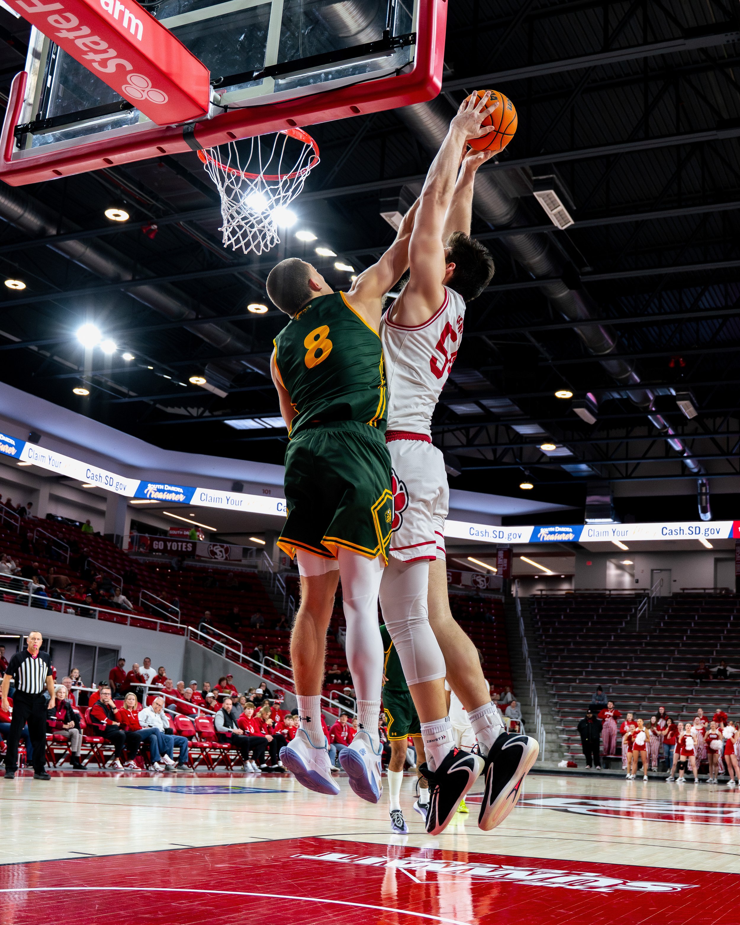 Website 25-26 MBB-1.jpg