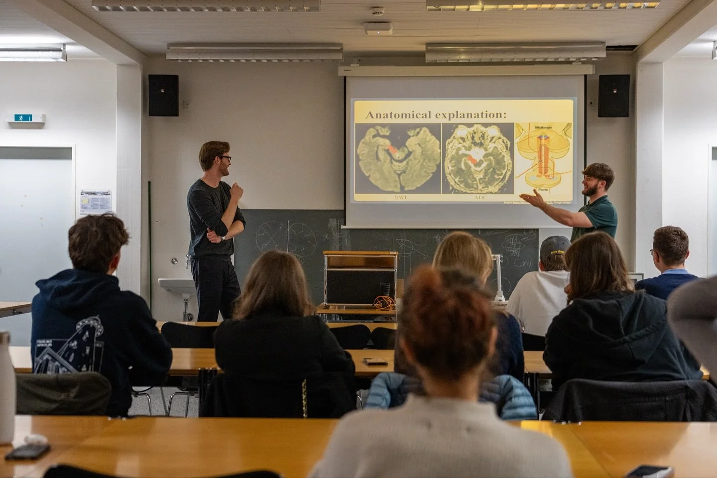 Past Wednesday, we had the pleasure and honour of hosting our first NeuroClub of the semester. Our overall 6th NC titled Stroke Case Series: Think F.A.S.T. was a great success! 🧠💫
Huge thanks to everyone who attended, contributed, and made it such 