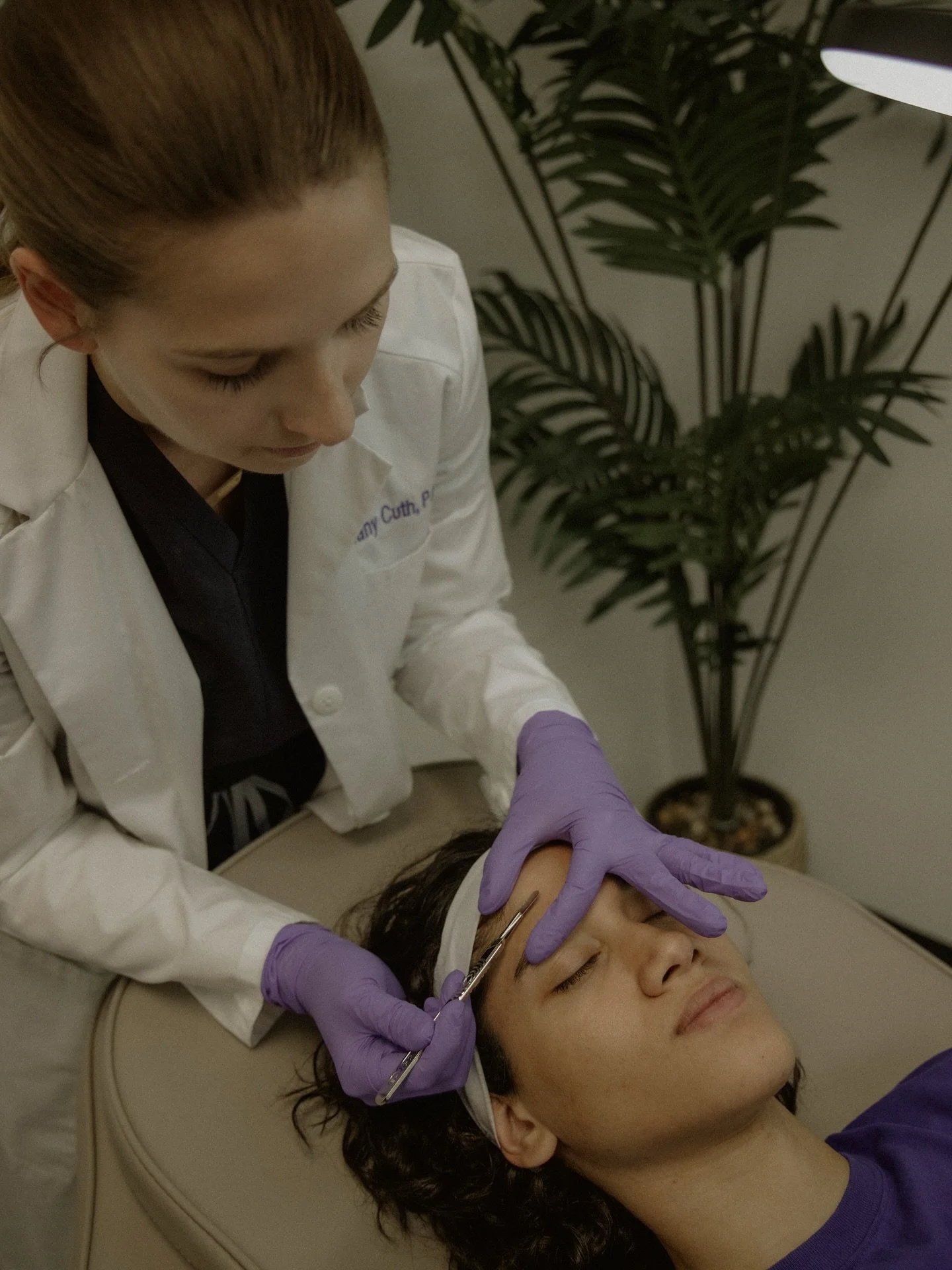 Summer is coming to an end&hellip; you know what that means! We can ramp up our skin care now that the sun isn&rsquo;t quite so hot 🥵 come in for a dermaplaning/chemical peel duo to soften fine lines and sun spots from your busy summer ❤️ 

#skincar