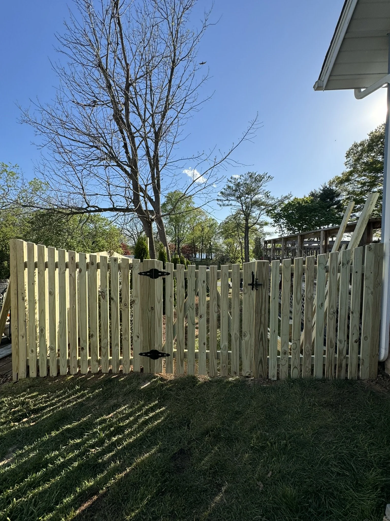 Fence & Gate w/Concave