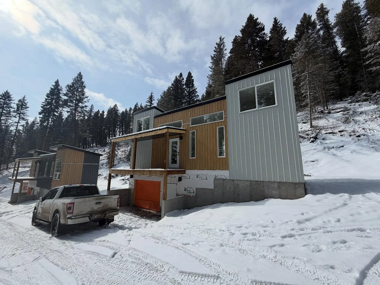 Exciting weekend for us!  We took possession of our tiny home in Blairmore. Working with the great folks at @kenaiacresmountainresort , we lucked into something that was available this year. 

1.  We&rsquo;ve dubbed her Tiny Tammy to complement Minni