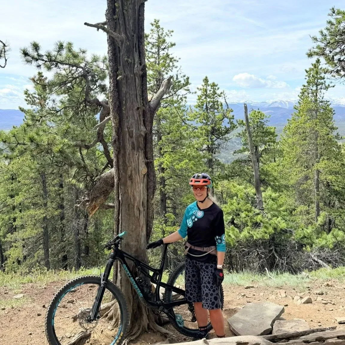 A great morning on the trails. Goldilocks loop is one I say I like to do early season to be able to show progress later on. It was a tough one today - here's to getting stronger! 👊