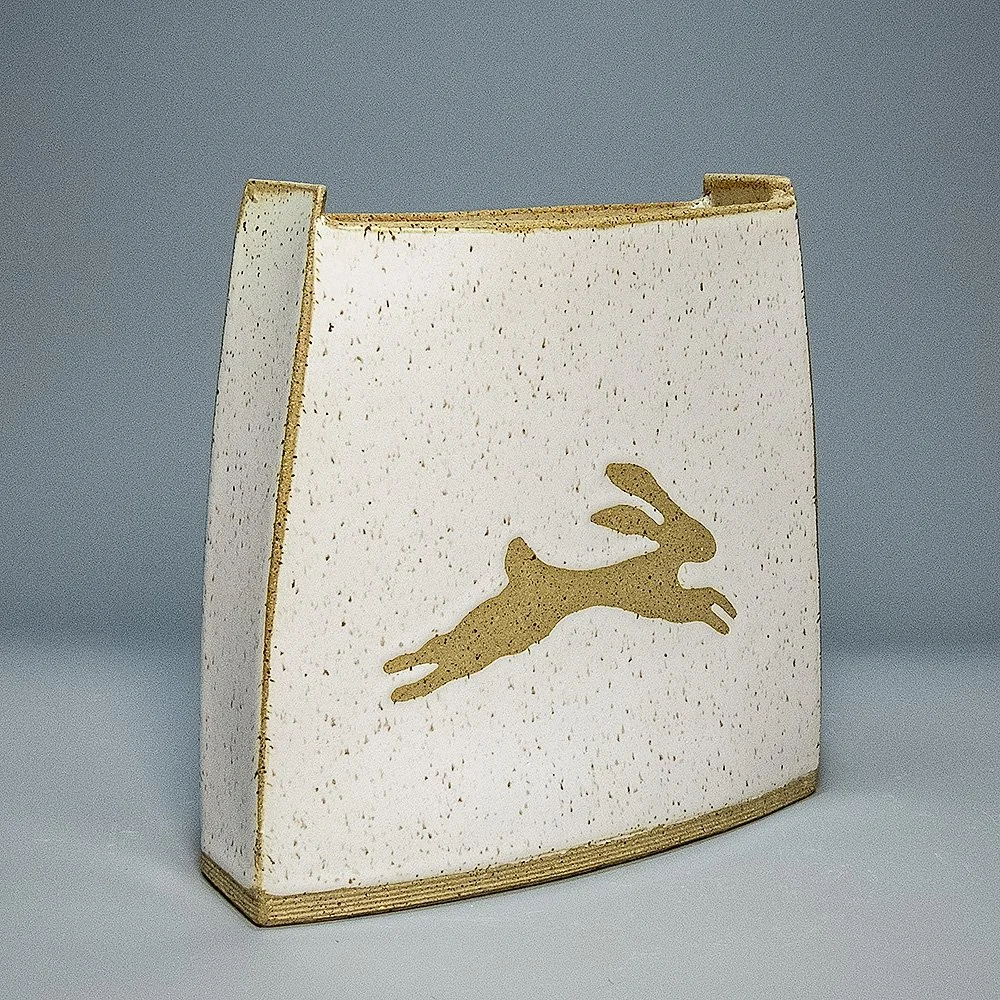Pocket Vase White Hare 1 3Q.jpg