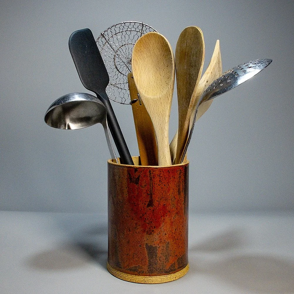 Short Cylinder 4in Diameter Red Plain w_Utensils.jpg