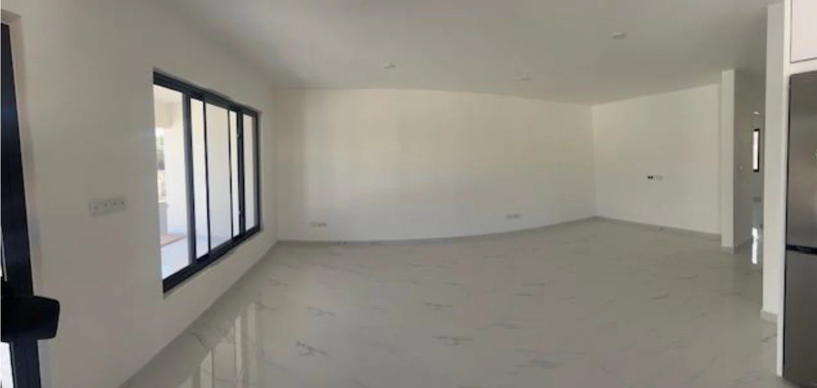 house 1 livingtoom 2 .jpg