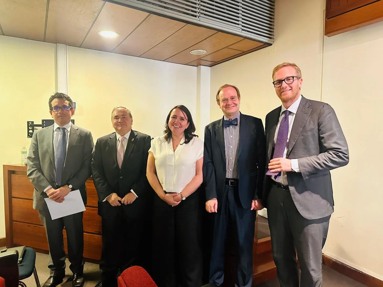 Colaboración sobre derecho administrativo chileno e italiano