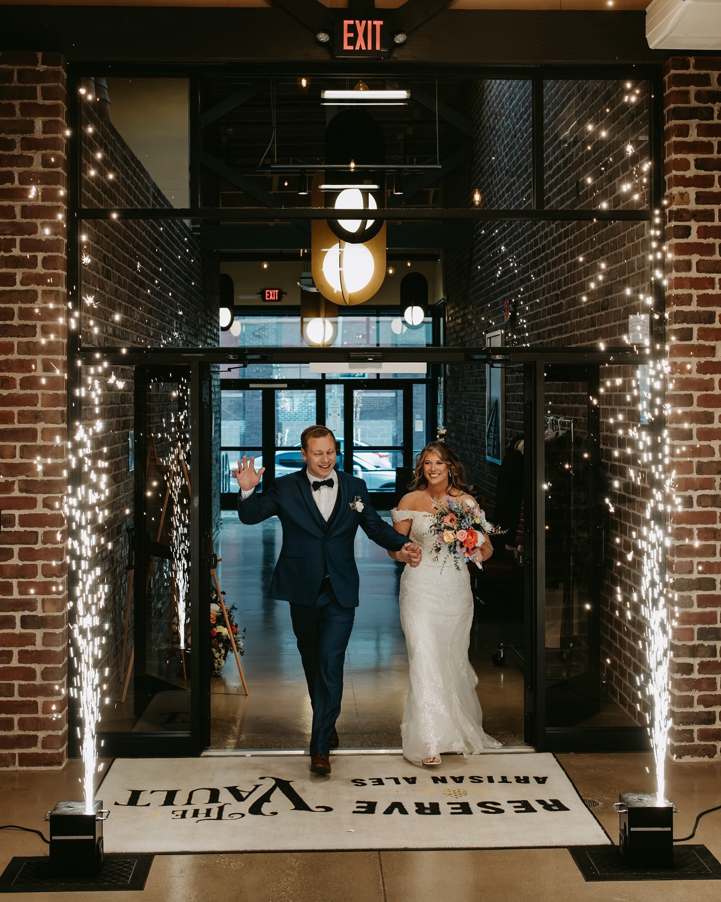 ⚡️The sparklers absolutely take a wedding to another level!⚡️ 
📸 @madisonannephotography_