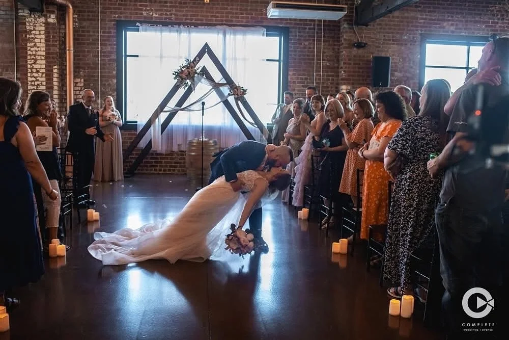 Now, that’s a dip! ππ»ππ»ππ» 
πΈ @completeweddingsctil