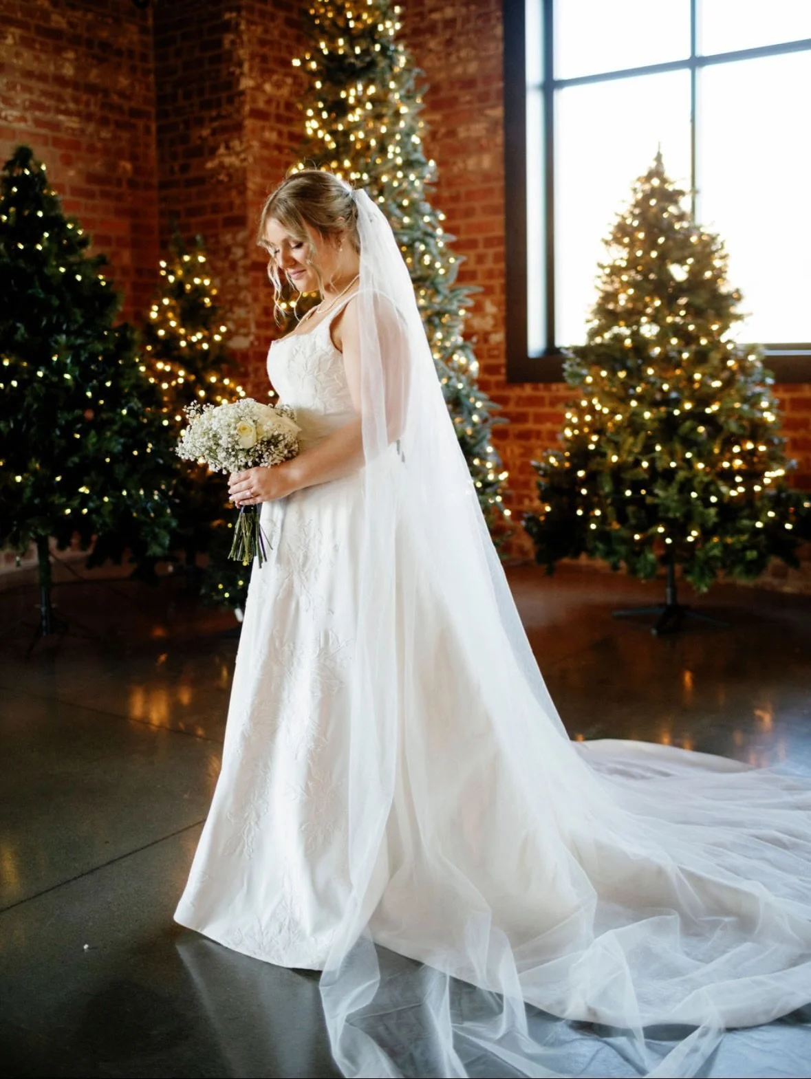 ❄️ An unforgettable winter wedding 🌲 Just one more wedding left for the 2025 wedding season ❄️ 
📸 @pamcooleyphotographer
