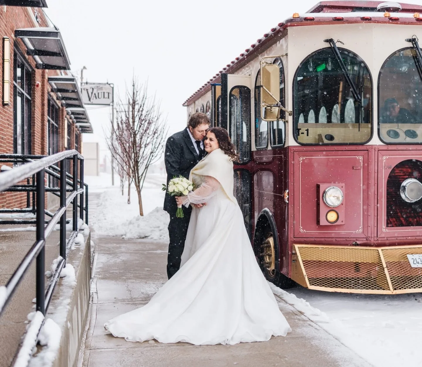 🌲These winter weddings have been over the top gorgeous this season. We are thrilled to have ONE last winter wedding of the season to wrap up 2025❄️ 
📸 @courtneydohse_photography