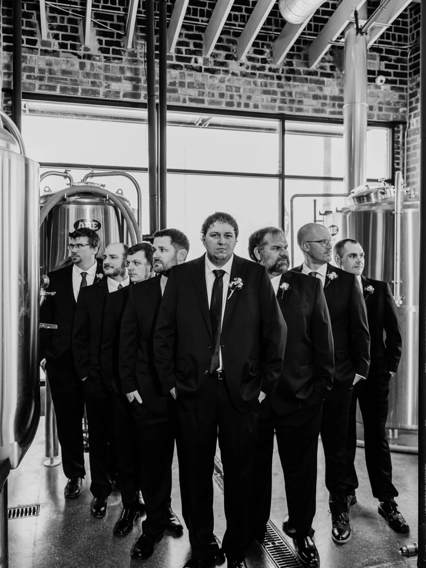 😎🤵🏻😎 Brewery weddings hit different 🍻 
📸 @courtneydohse_photography