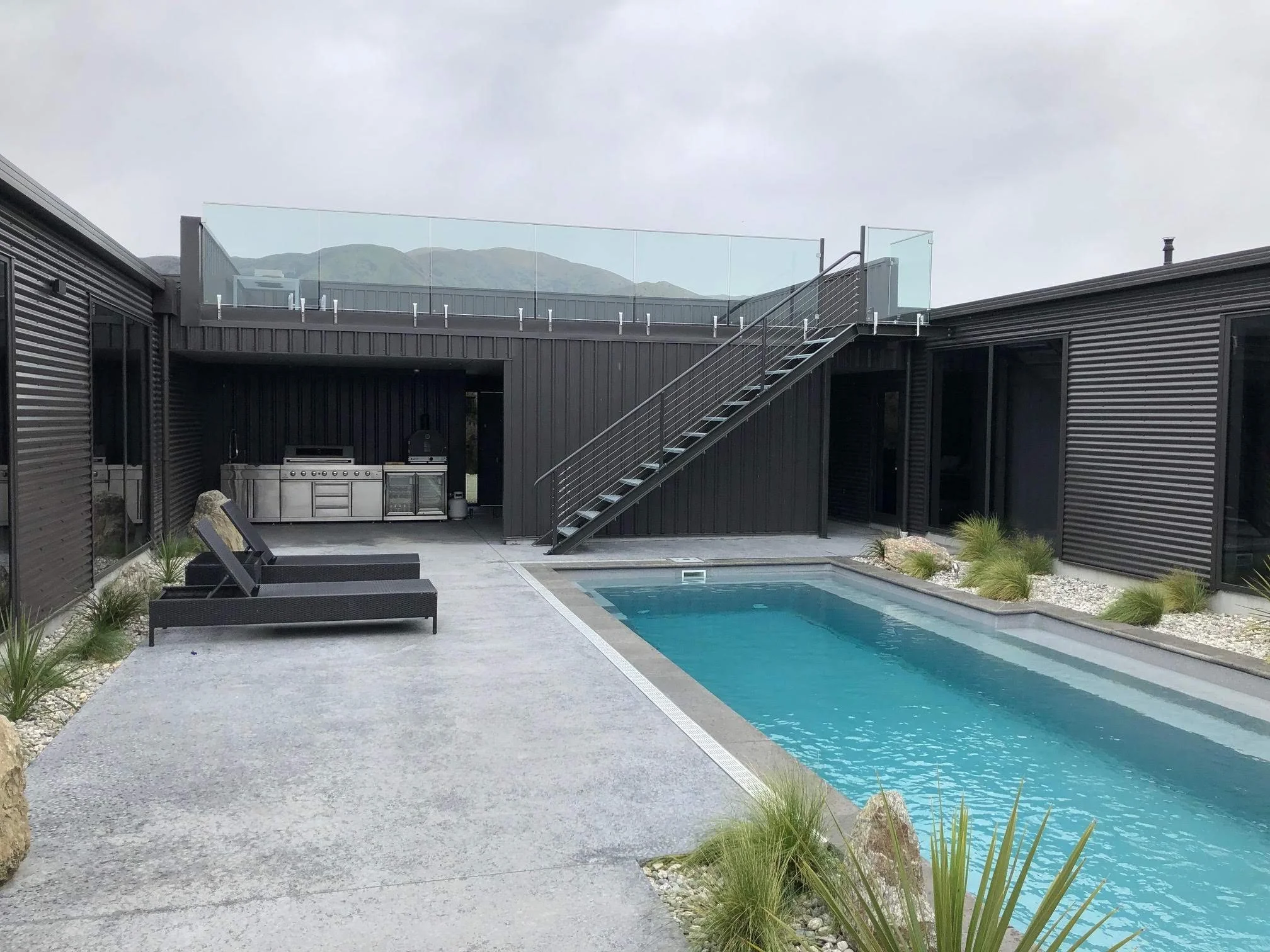Pool staircase 1.jpg