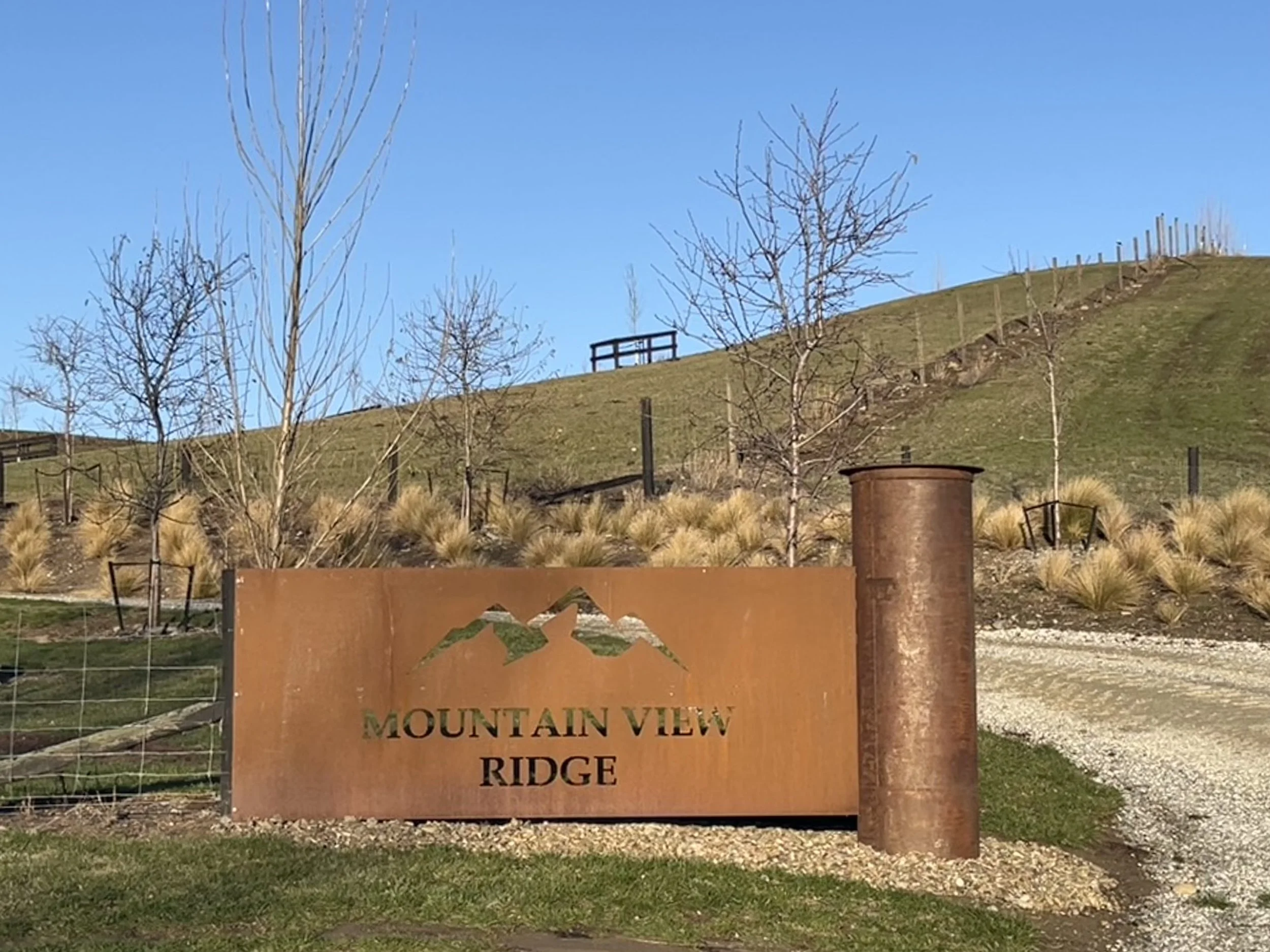 MountainViewRidgeSign.jpg