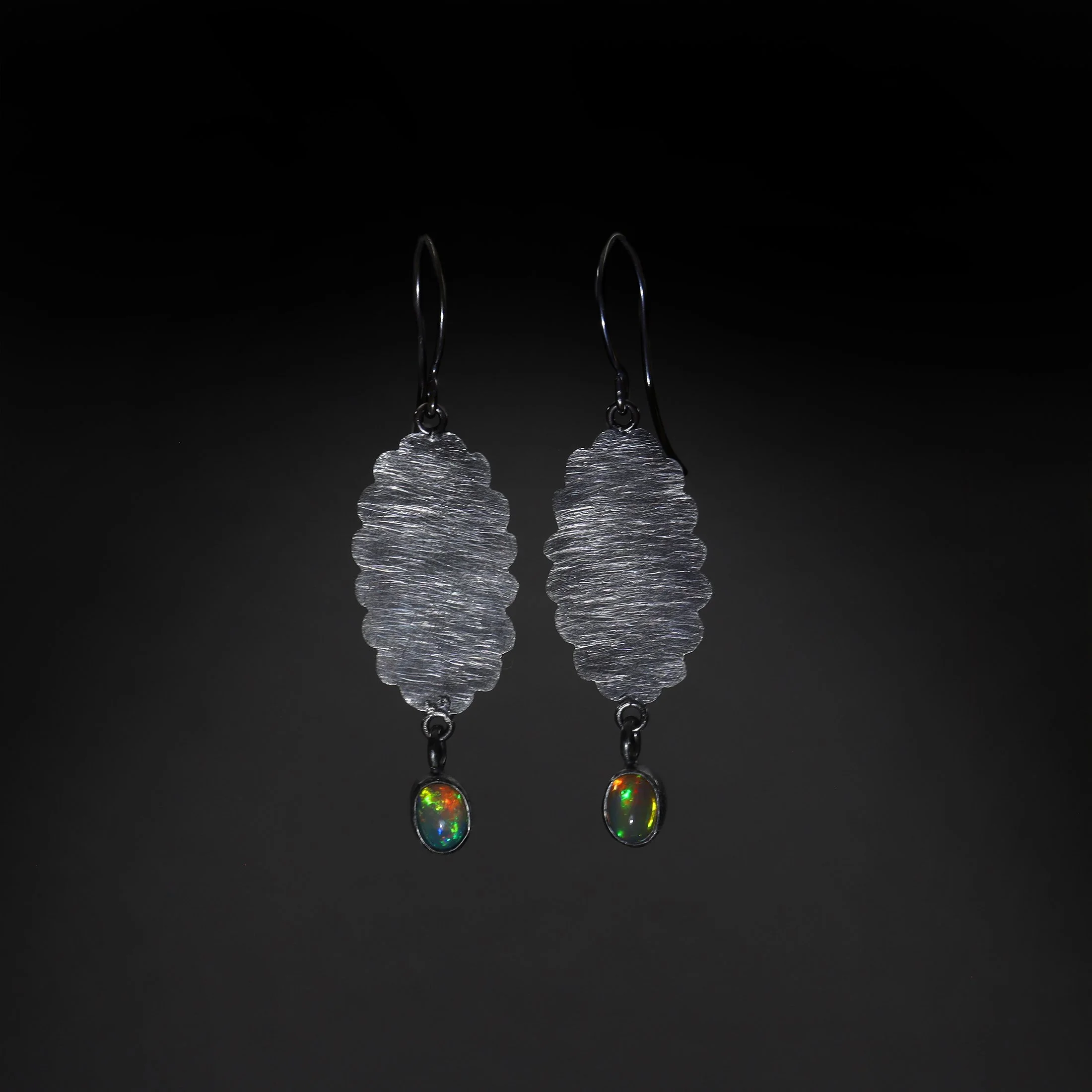 Flor de Noche Earrings