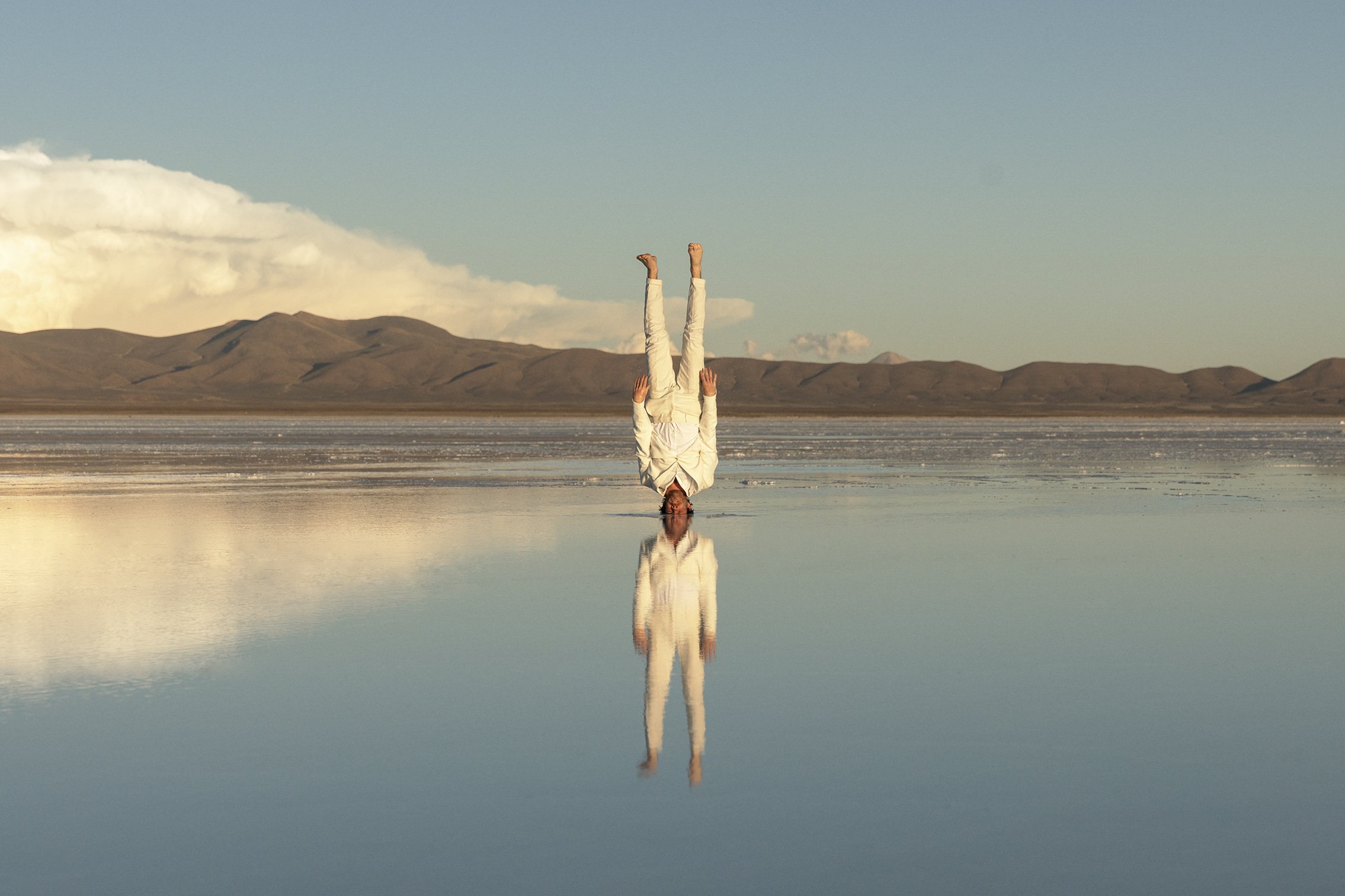 Mike Uyuni head dive landscape3.jpg