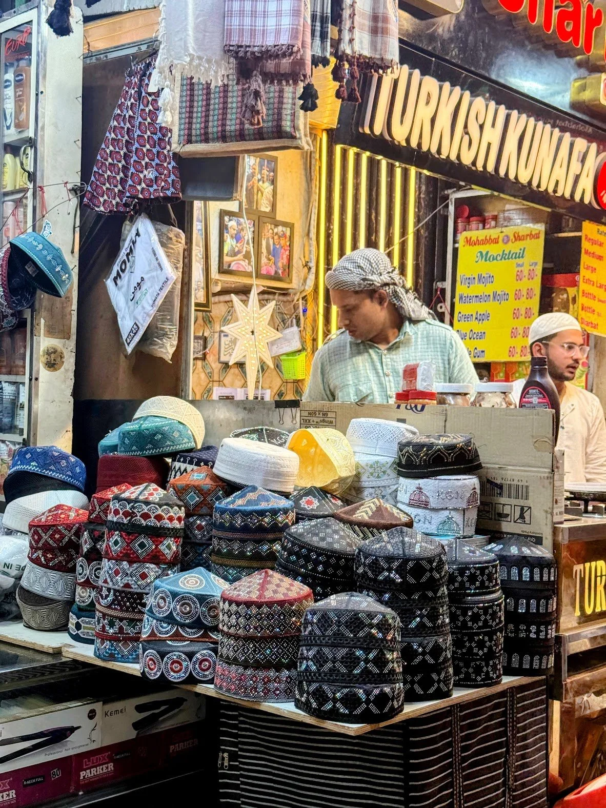 Cap Seller in Delhi