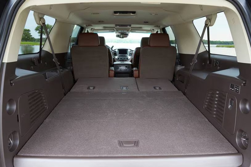 2017_chevrolet_suburban_4dr-suv_premier_rsd_oem_2_815.jpg