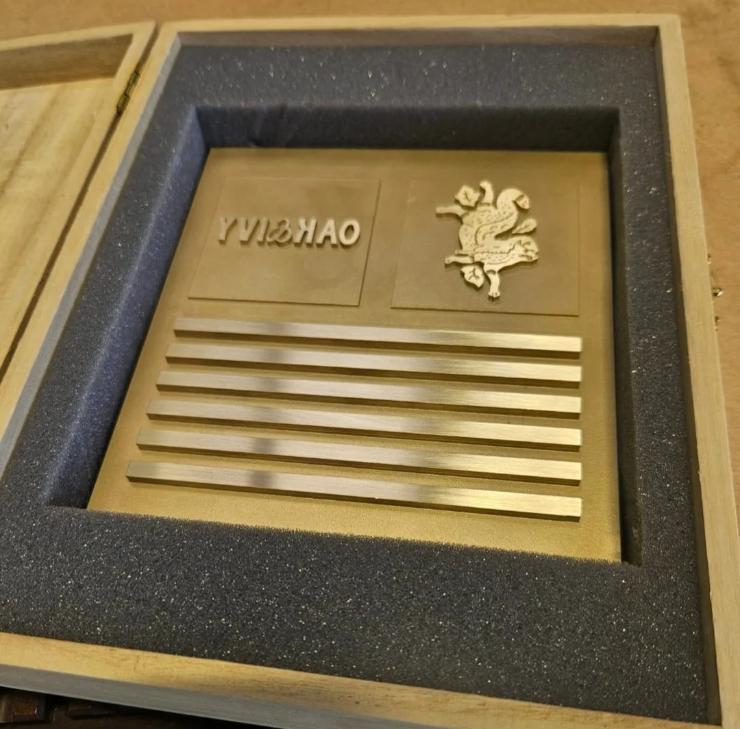 Quad ice stamp plate with two logos and bars for highball ice