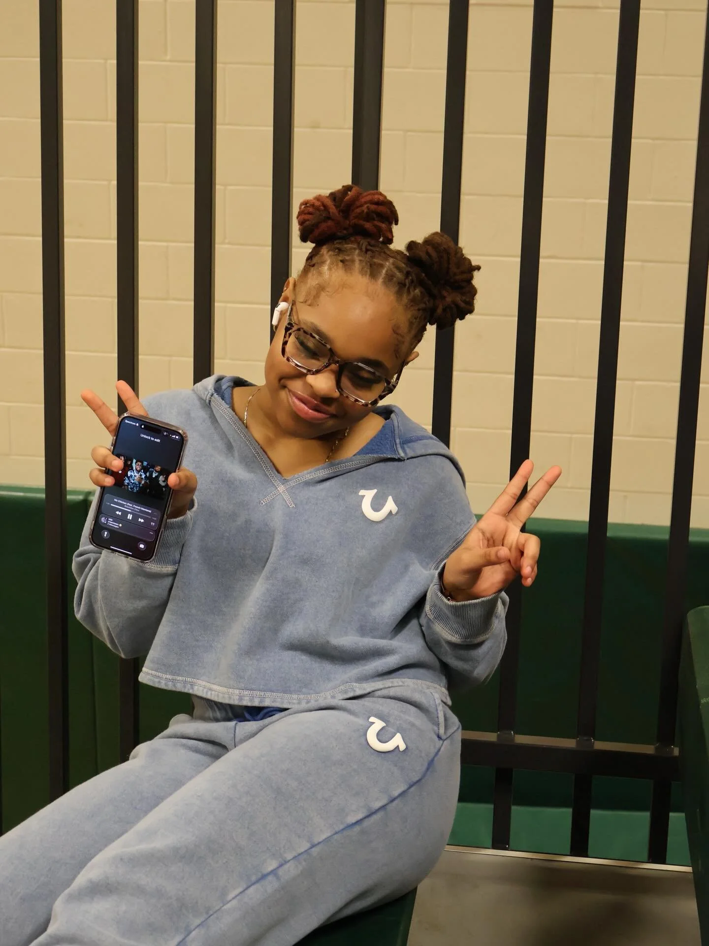 Taking some shot of my twin #photography @itsfatimah.__ @ybg_aliyahh photographer: @kingt32010