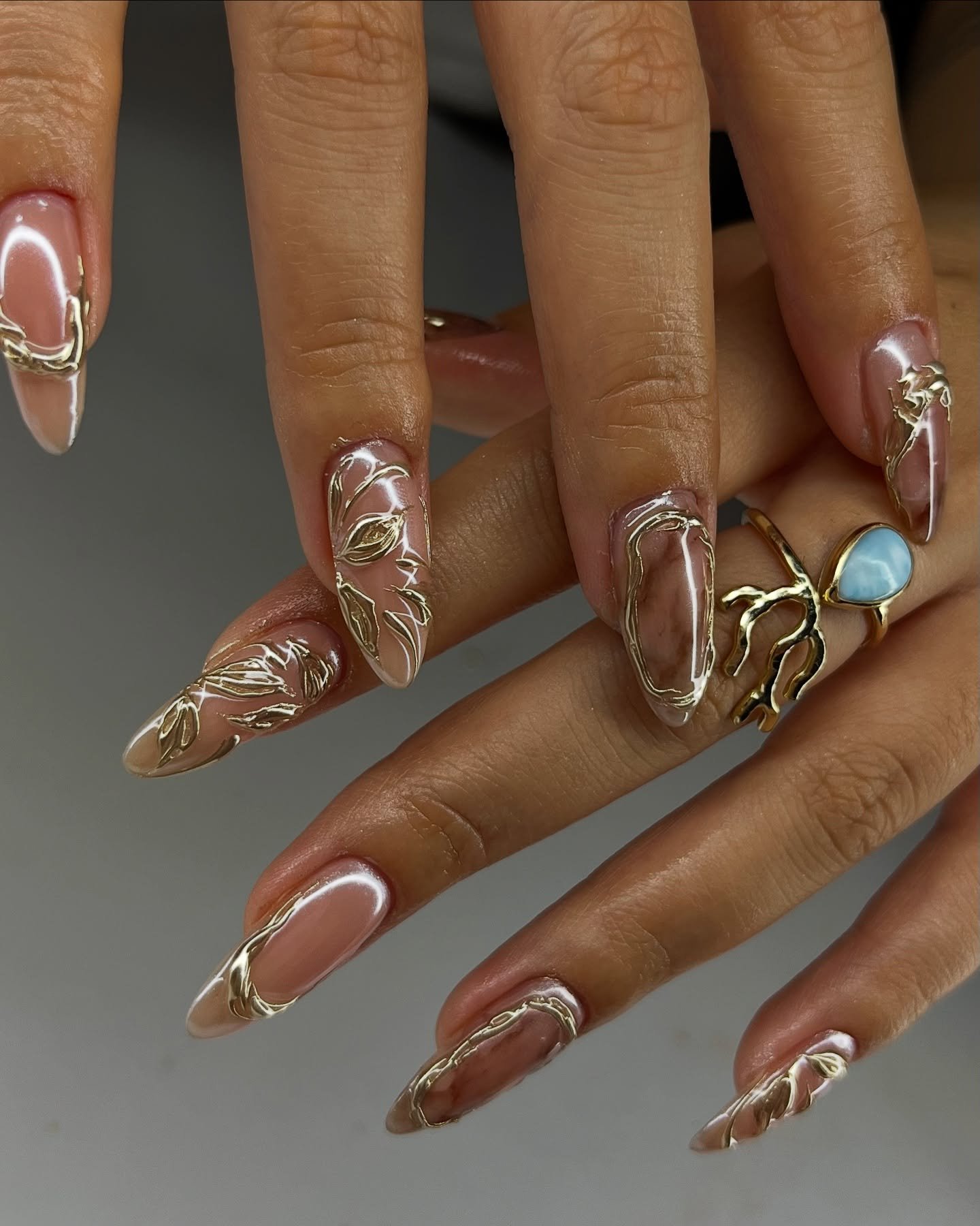Nails like a goddess #unmatched 🗣️
&bull;
The most poochina set for my girl&rsquo;s golden 21st bday!💋
&bull;
BIAB mani on her beautiful natural nails😭❤️&zwj;🔥

#oahunailtech #oahunails #nailtech #nailart #goldnails #ethereal #nailsoftheday #ɴᴀɪʟ