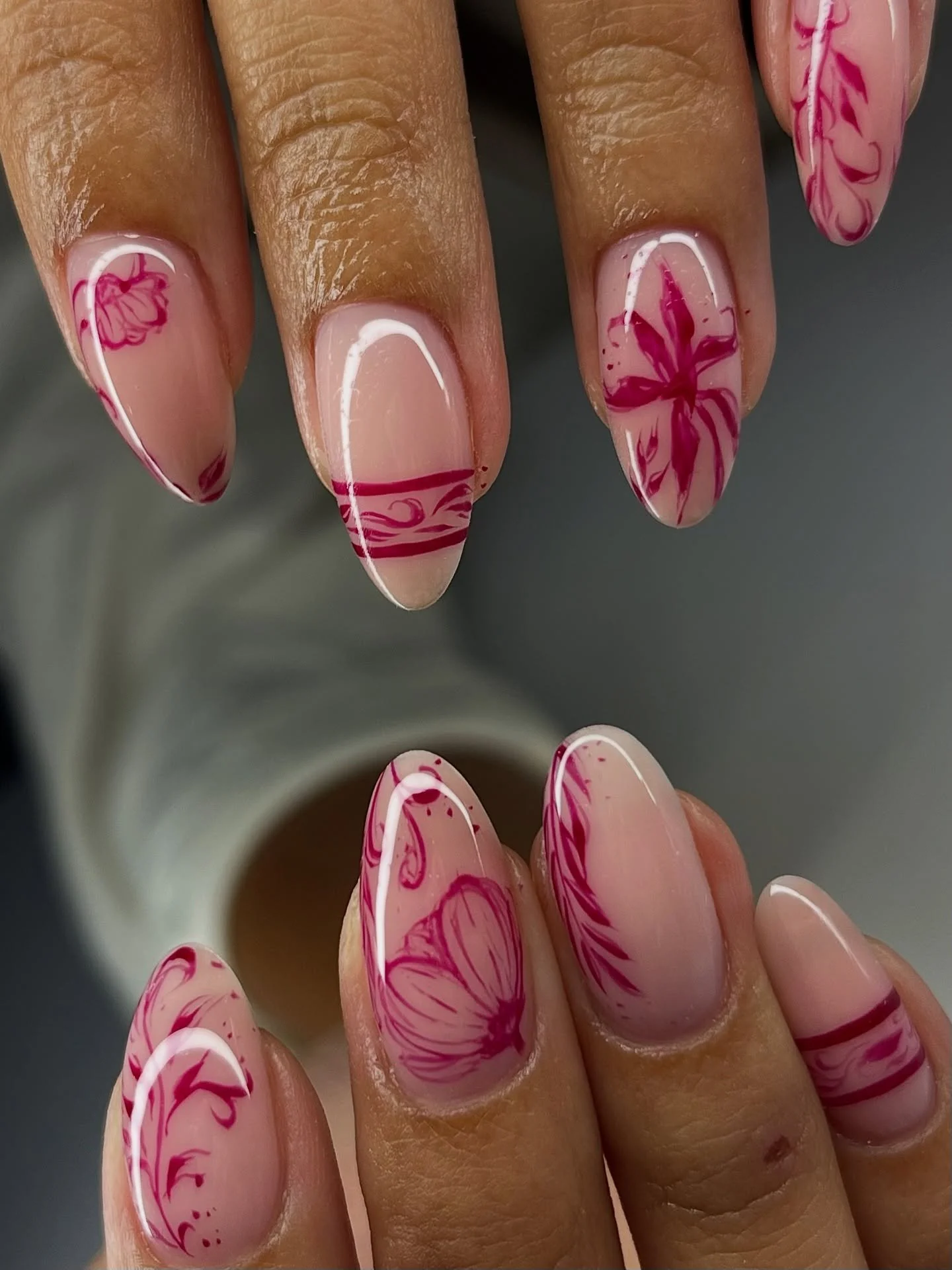 Tiny details might just be my thing😁

Hand-painted red floral structured mani. Her real nails are just coming in and they lookin real good🫦

#oahunail #oahunailtech #oahunails #hawaiinails #hawaiinailtech #nailart #nails #nailsnailsnails #handpaint