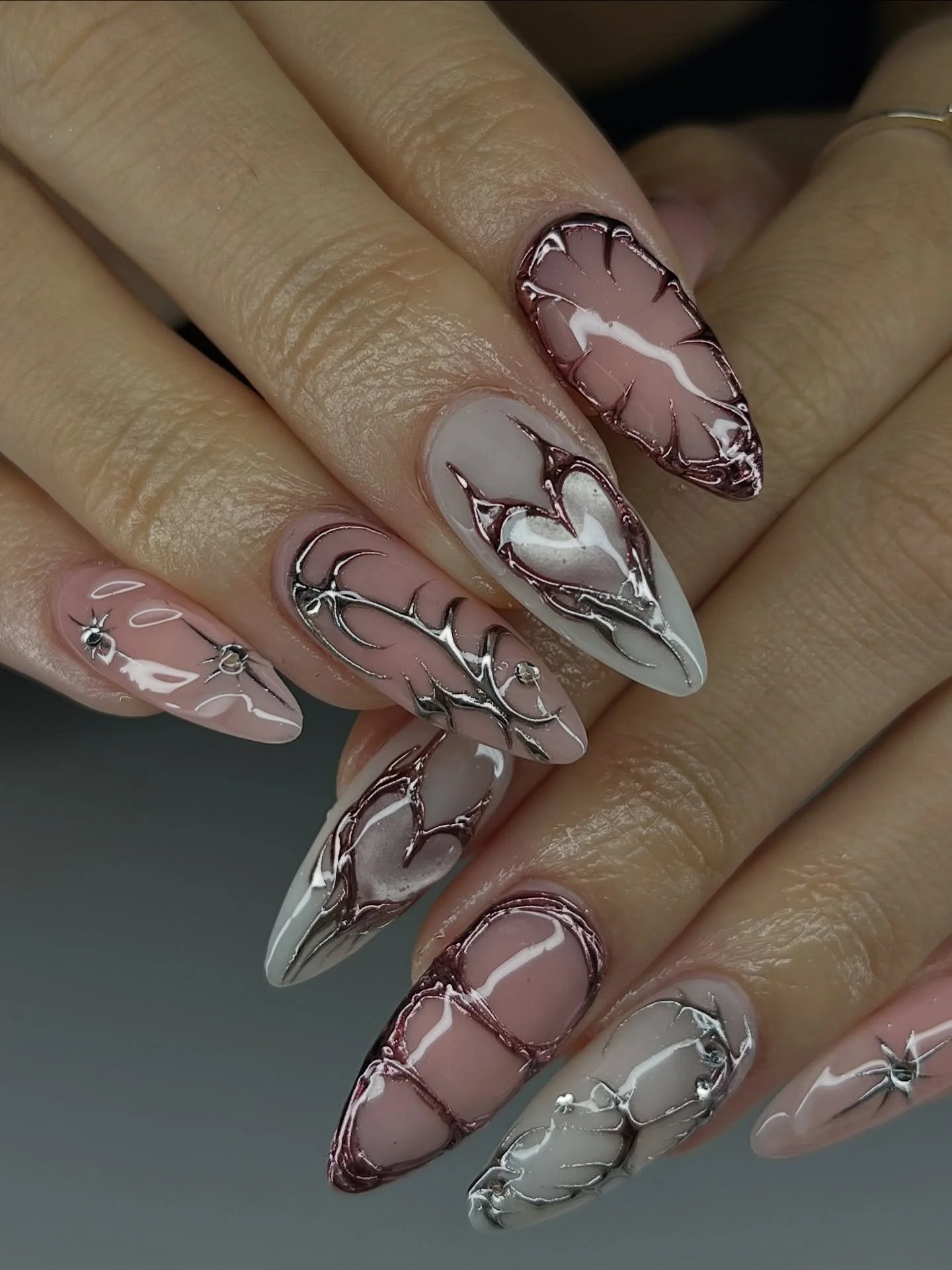 Pink cyber set🎀🖤

#oahunails #oahunailtech #sumnernails #flowernails #nailart #nails #nailsnailsnails #nailinspo #nailsofinstagram #nailporn #hawaiinails #hawaiinailtech #honolulunails #gelx #nailartist