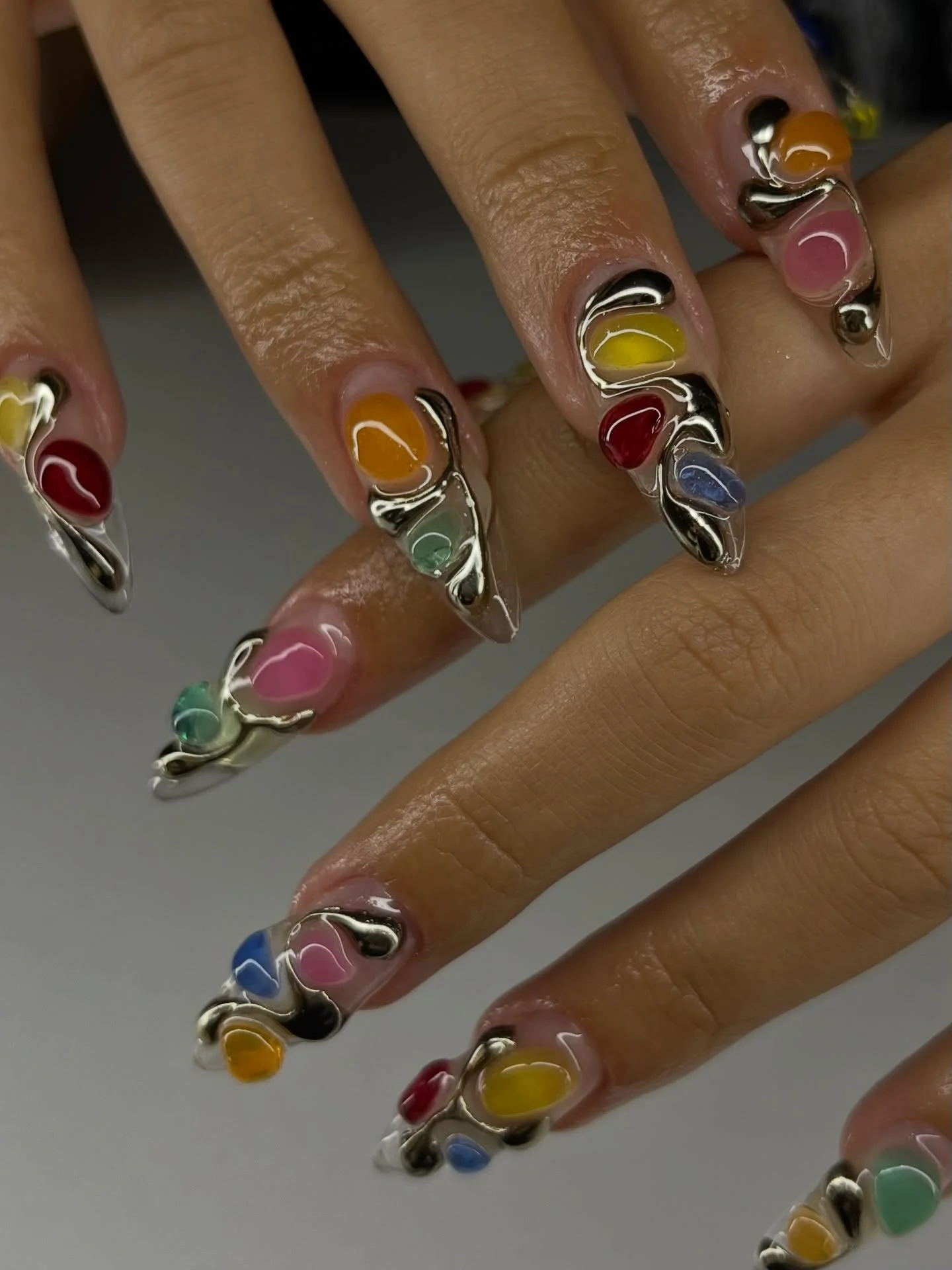 Cant even caption this set tbh @madrinails 

#oahunails #oahunailtech #sumnernails #flowernails #nailart #nails #nailsnailsnails #nailinspo #nailsofinstagram #nailporn #hawaiinails #hawaiinailtech #honolulunails #gelx #nailartist