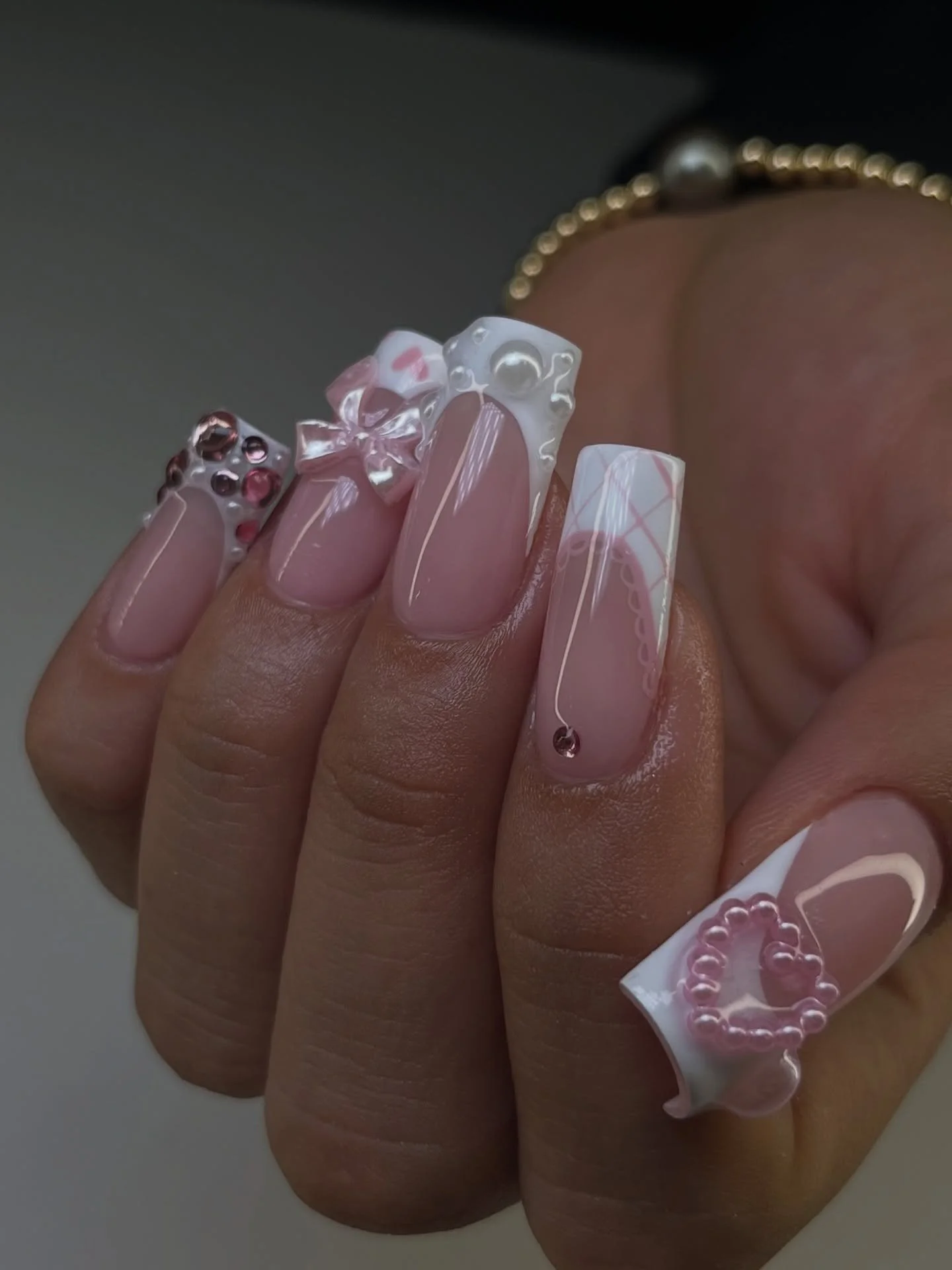 Girly girl🤍🎀✨💕

#oahunails #oahunailtech #sumnernails #flowernails #nailart #nails #nailsnailsnails #nailinspo #nailsofinstagram #nailporn #hawaiinails #hawaiinailtech #honolulunails #gelx #nailartist #pinknails #frenchies