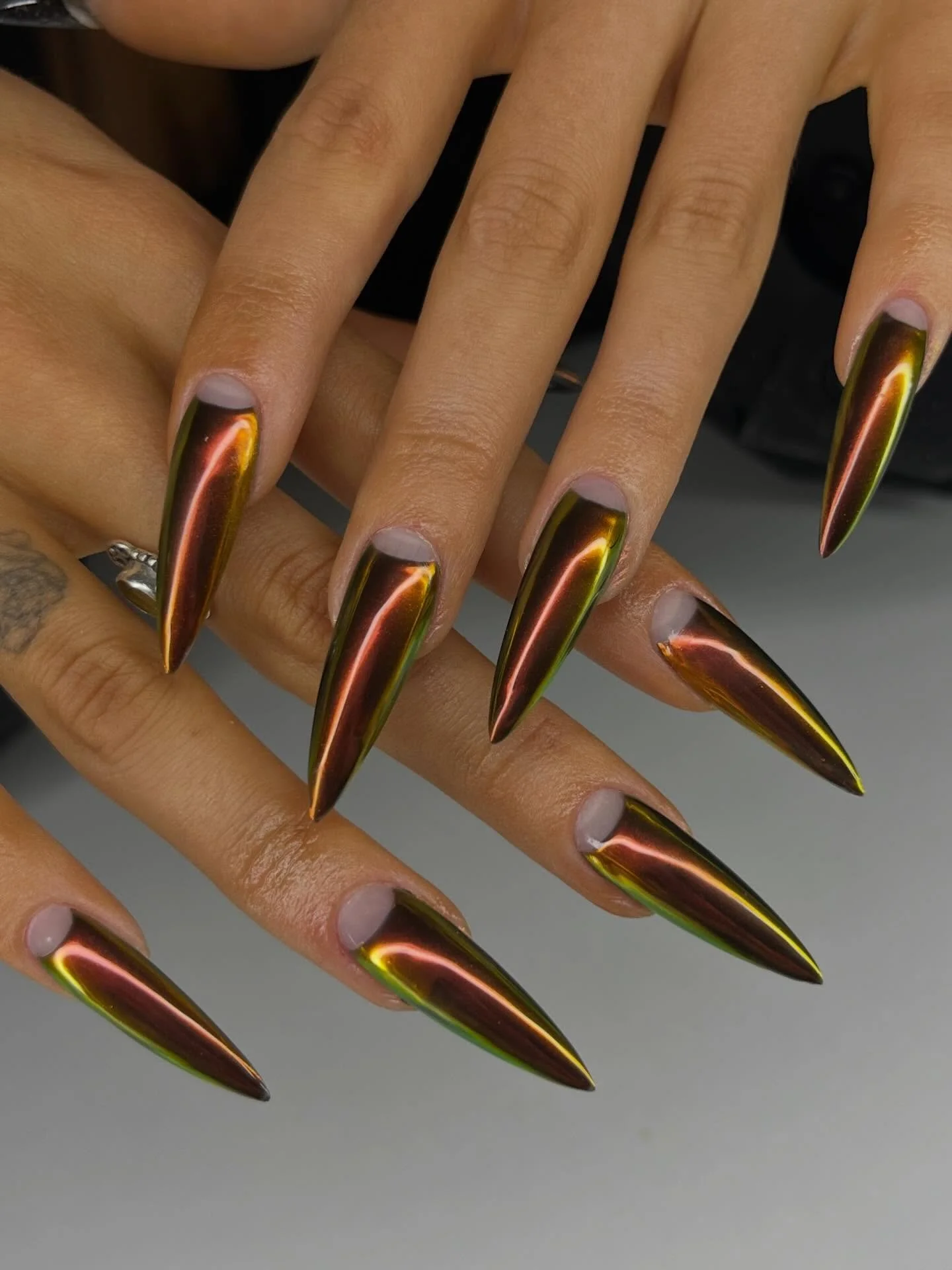 Smthn new&spades;️

The camera does not do this chrome justice😭

#oahunails #oahunailtech