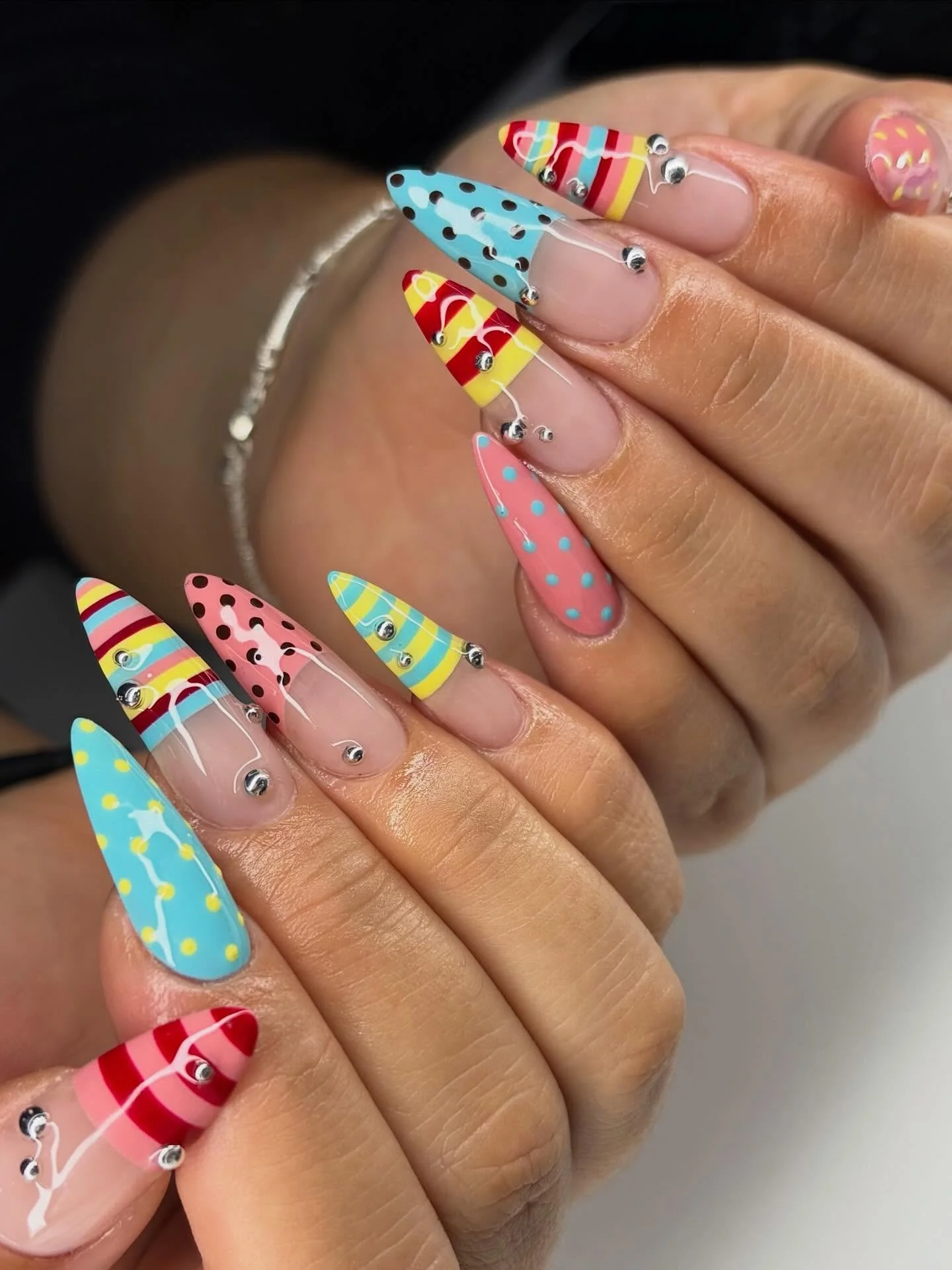 I demand u Stripes for the spring

#oahunailtech #poochina